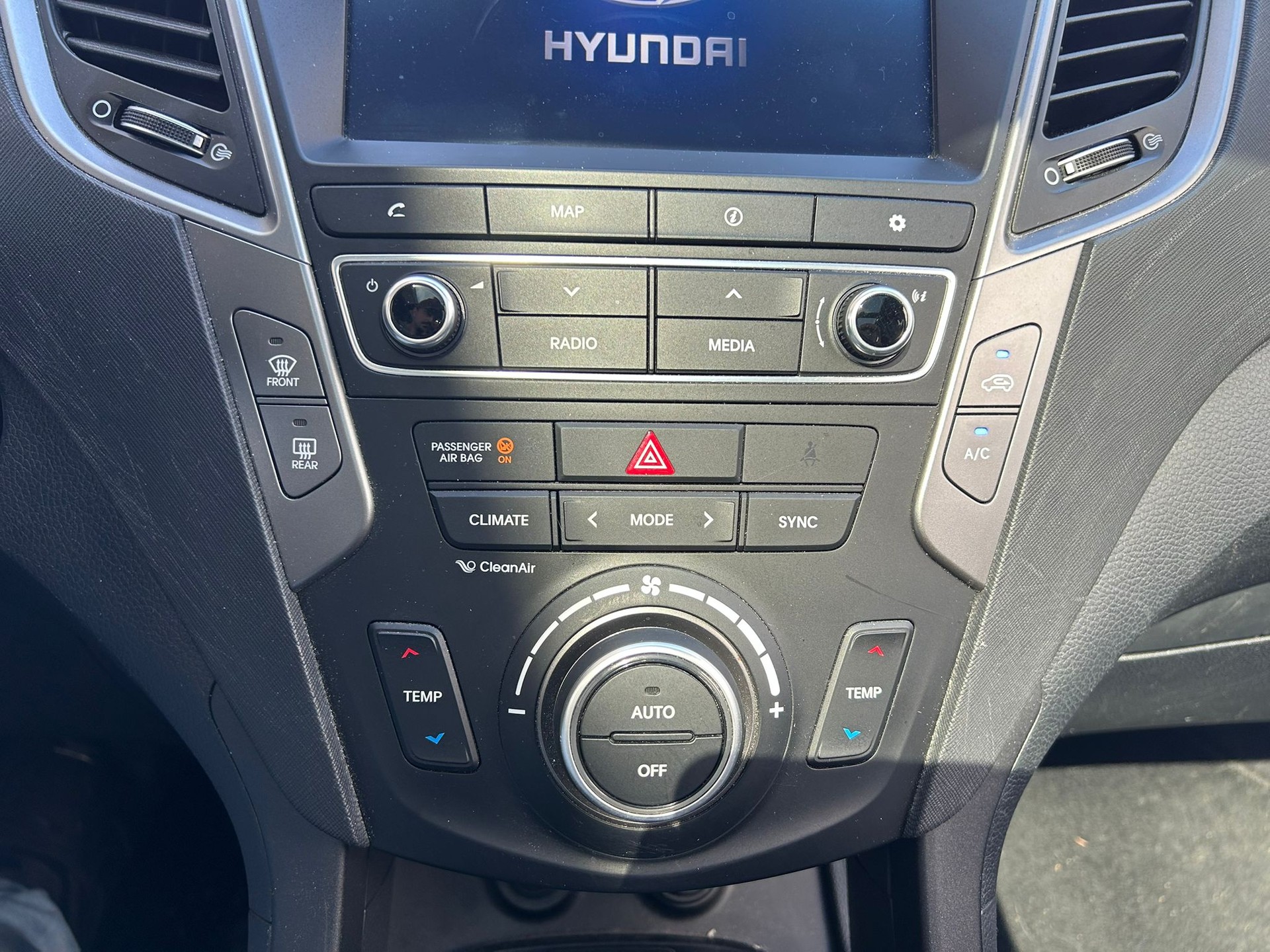 HYUNDAI Santa Fe 2.2 CRDI Amplia 4WD Automatic-image-13