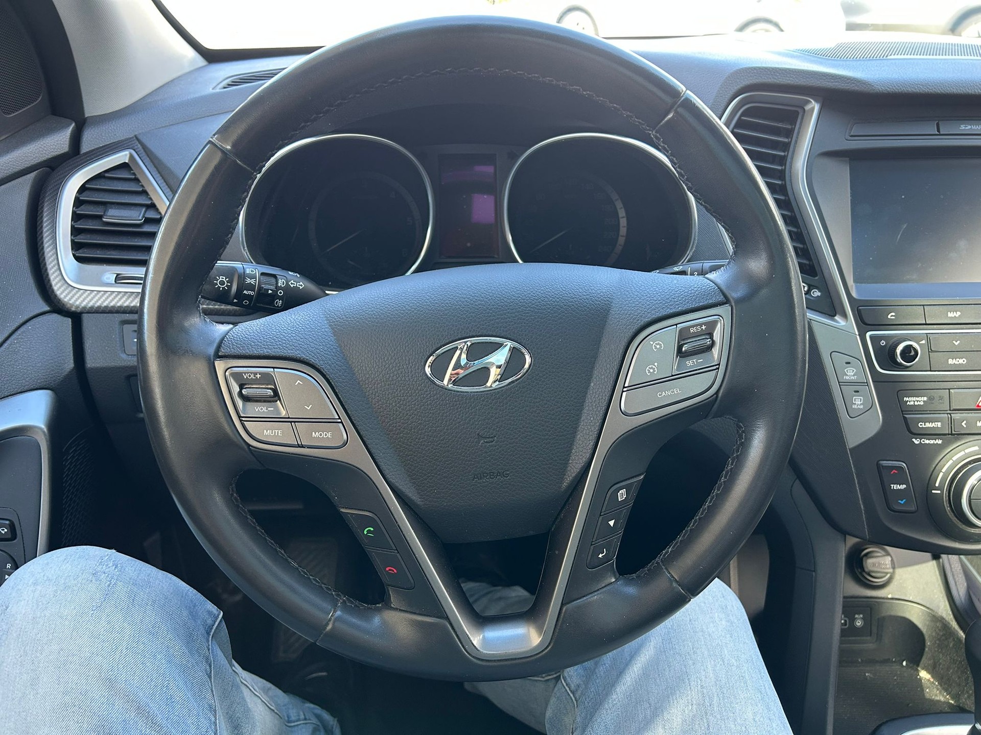 HYUNDAI Santa Fe 2.2 CRDI Amplia 4WD Automatic-image-9
