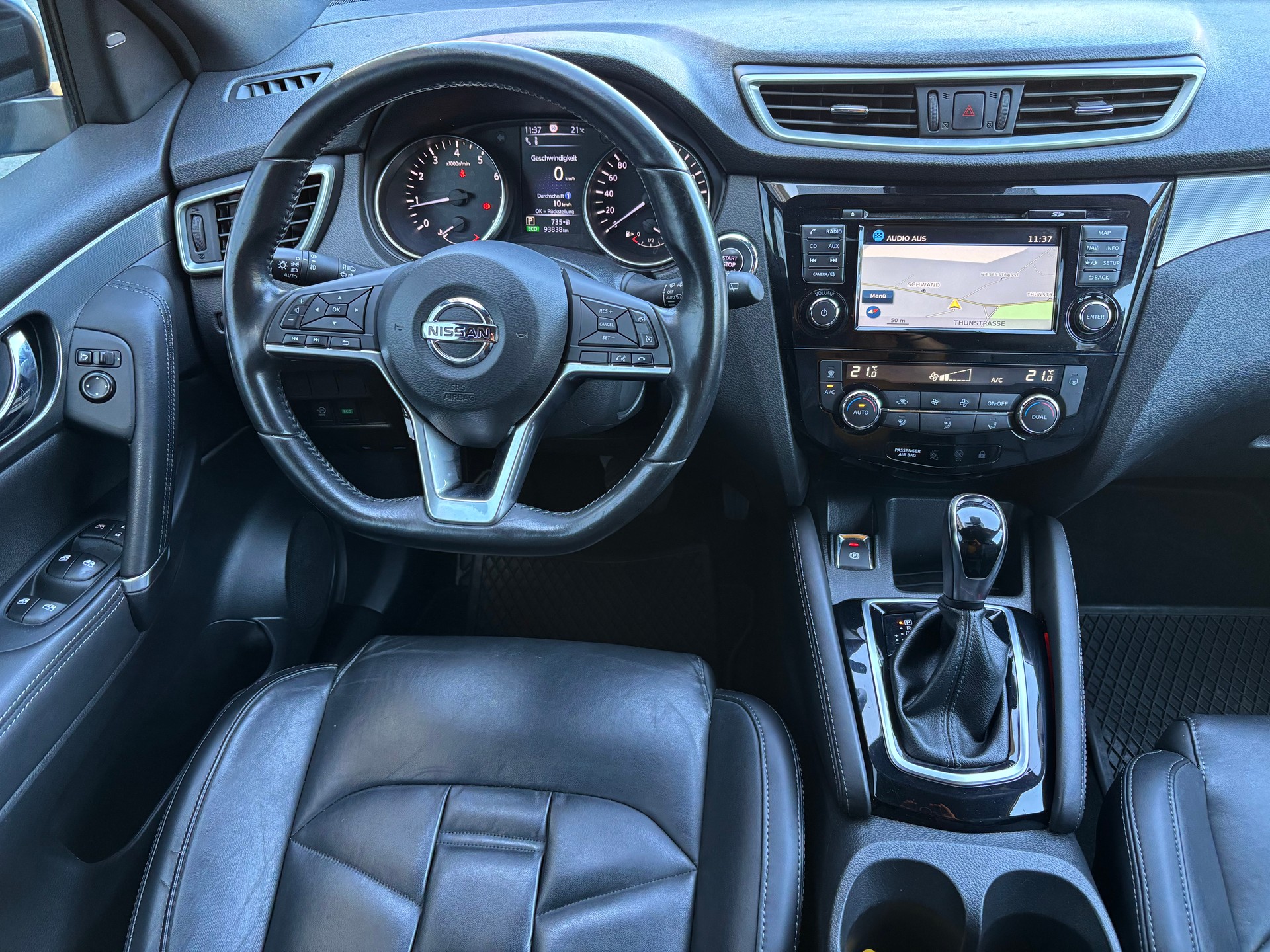 NISSAN Qashqai 1.2 DIG-T tekna-image-9