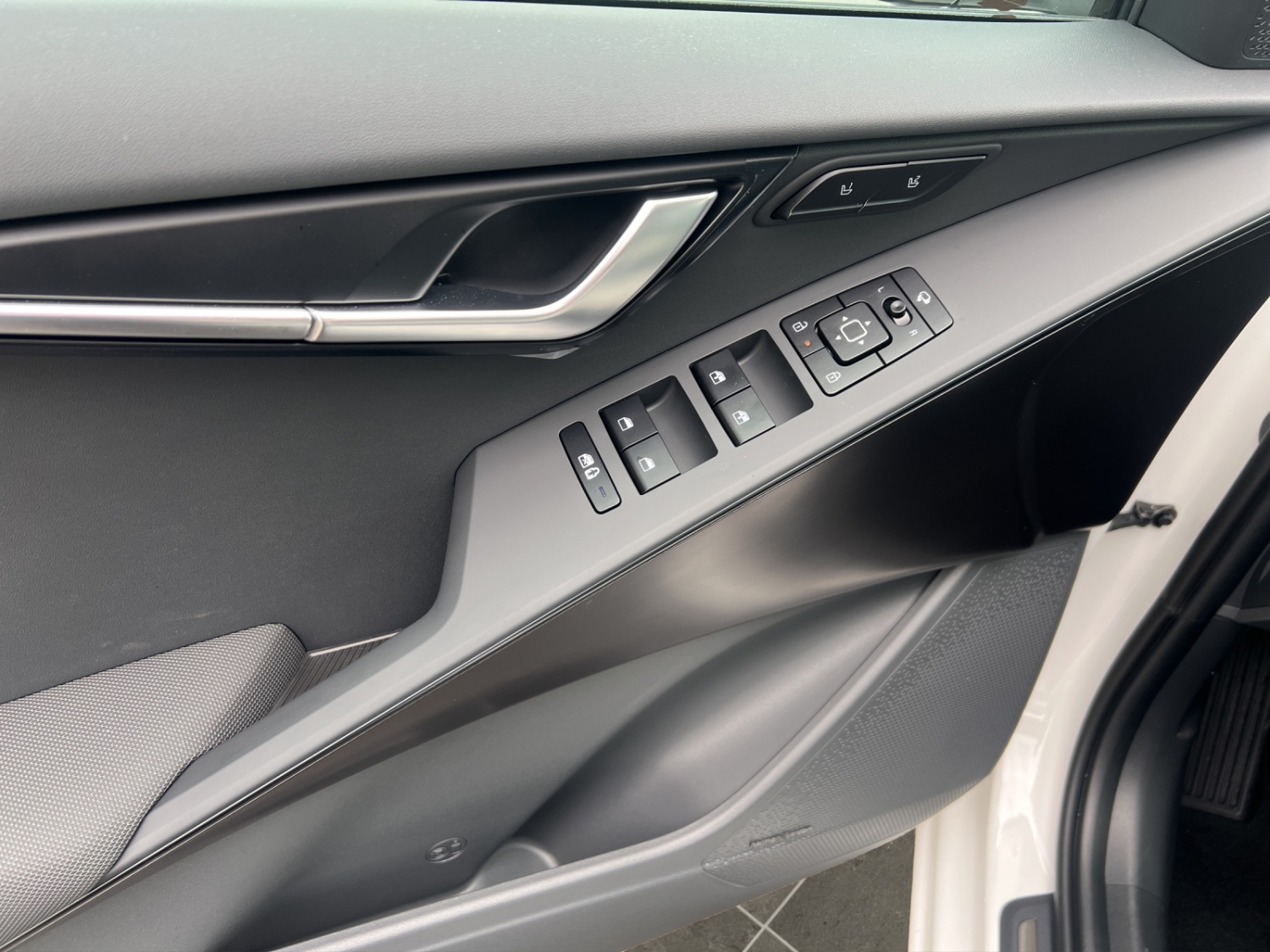 KIA Niro 1.6 GDi Hybrid Style-image-16