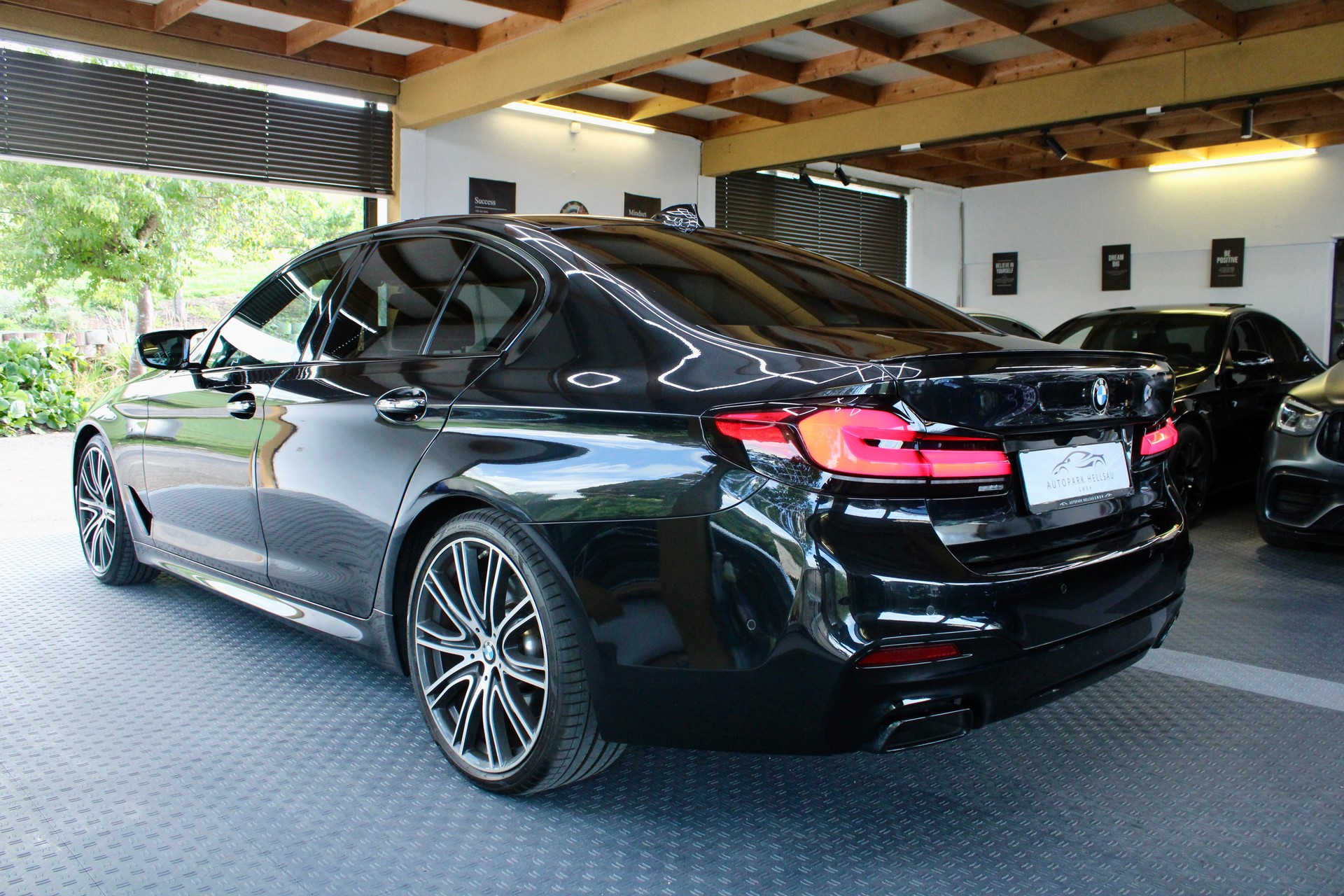 BMW M550d xDrive Steptronic-image-6
