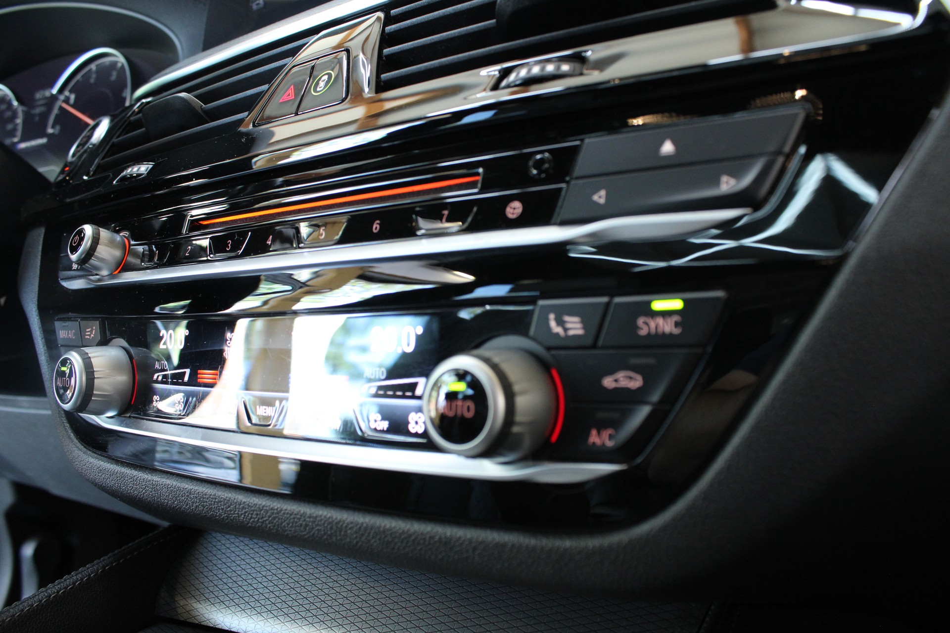 BMW M550d xDrive Steptronic-image-11