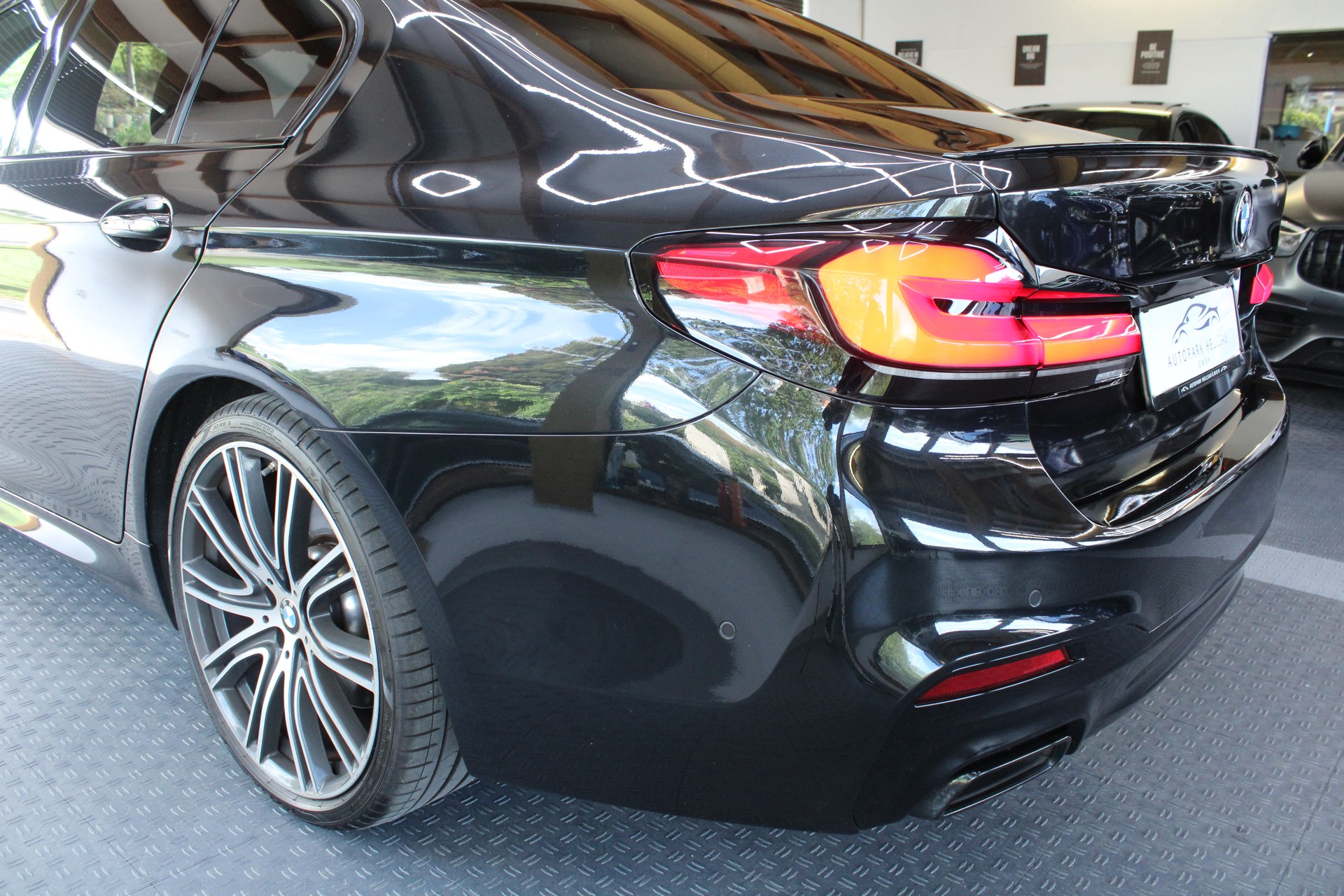 BMW M550d xDrive Steptronic-image-7