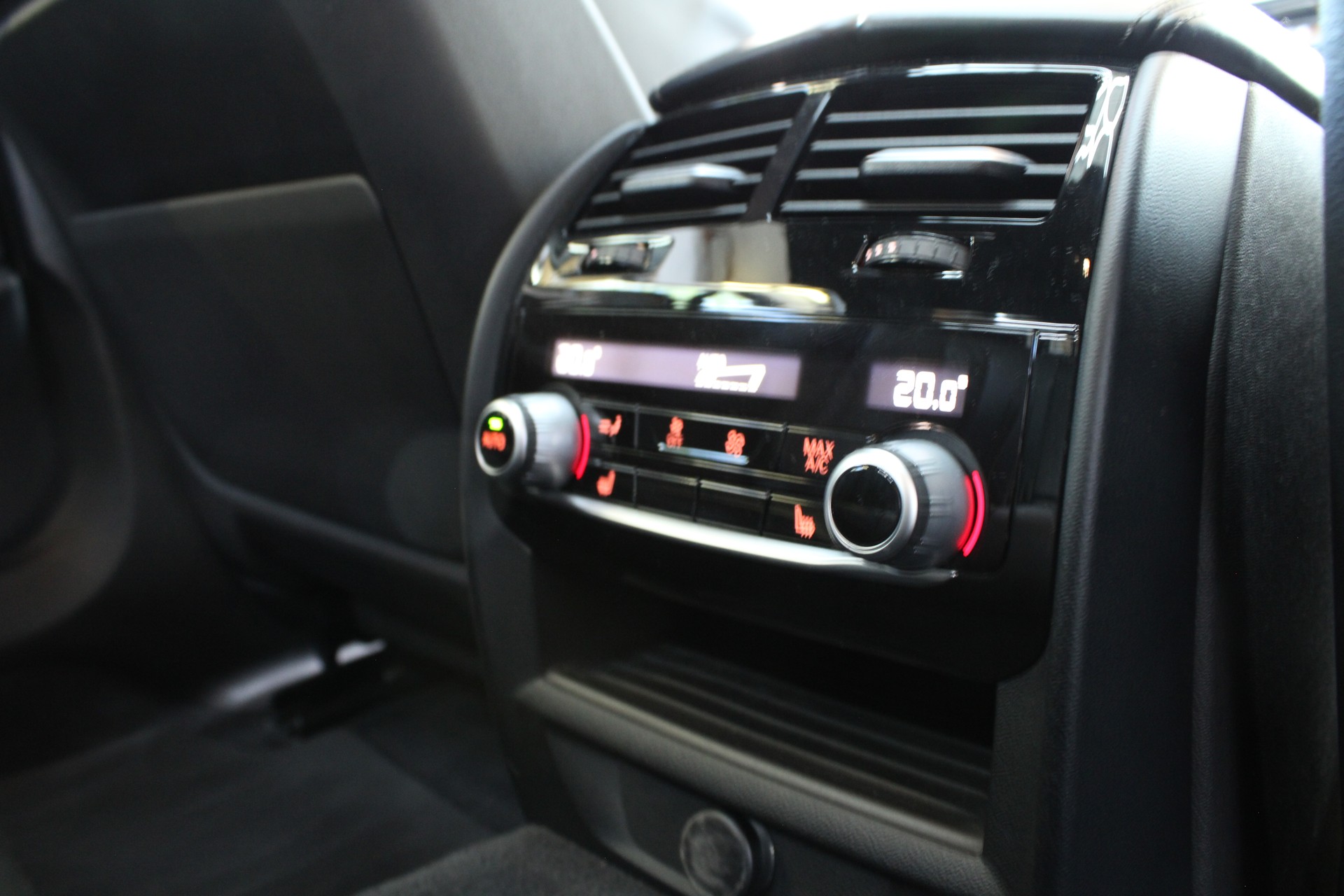 BMW M550d xDrive Steptronic-image-12