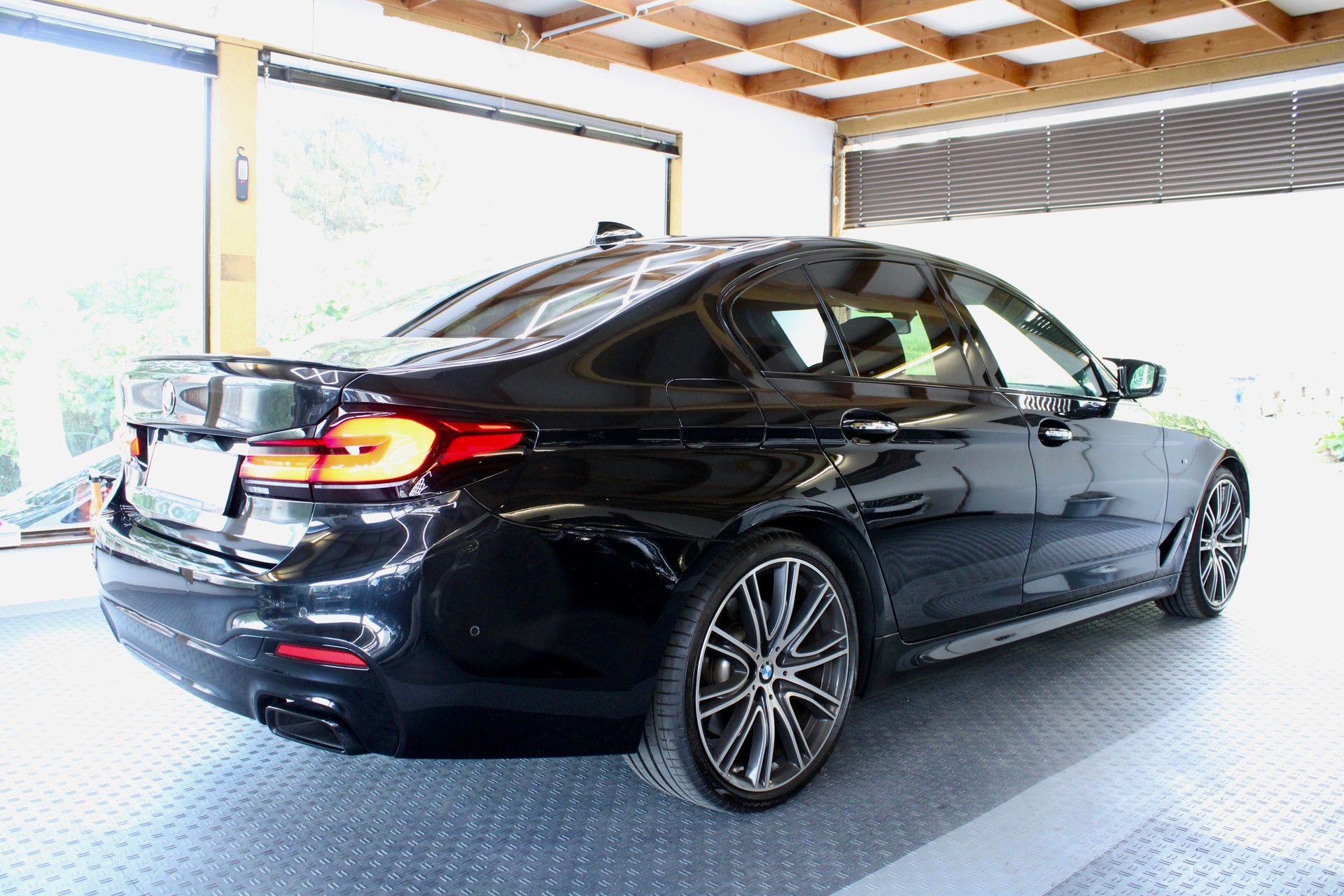 BMW M550d xDrive Steptronic-image-3