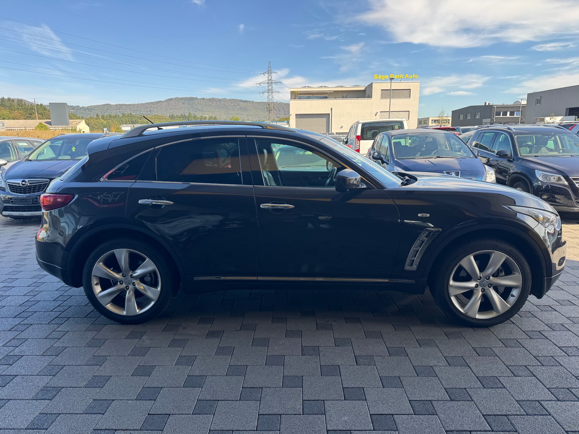 INFINITI FX50 S AWD Automatic-image-1