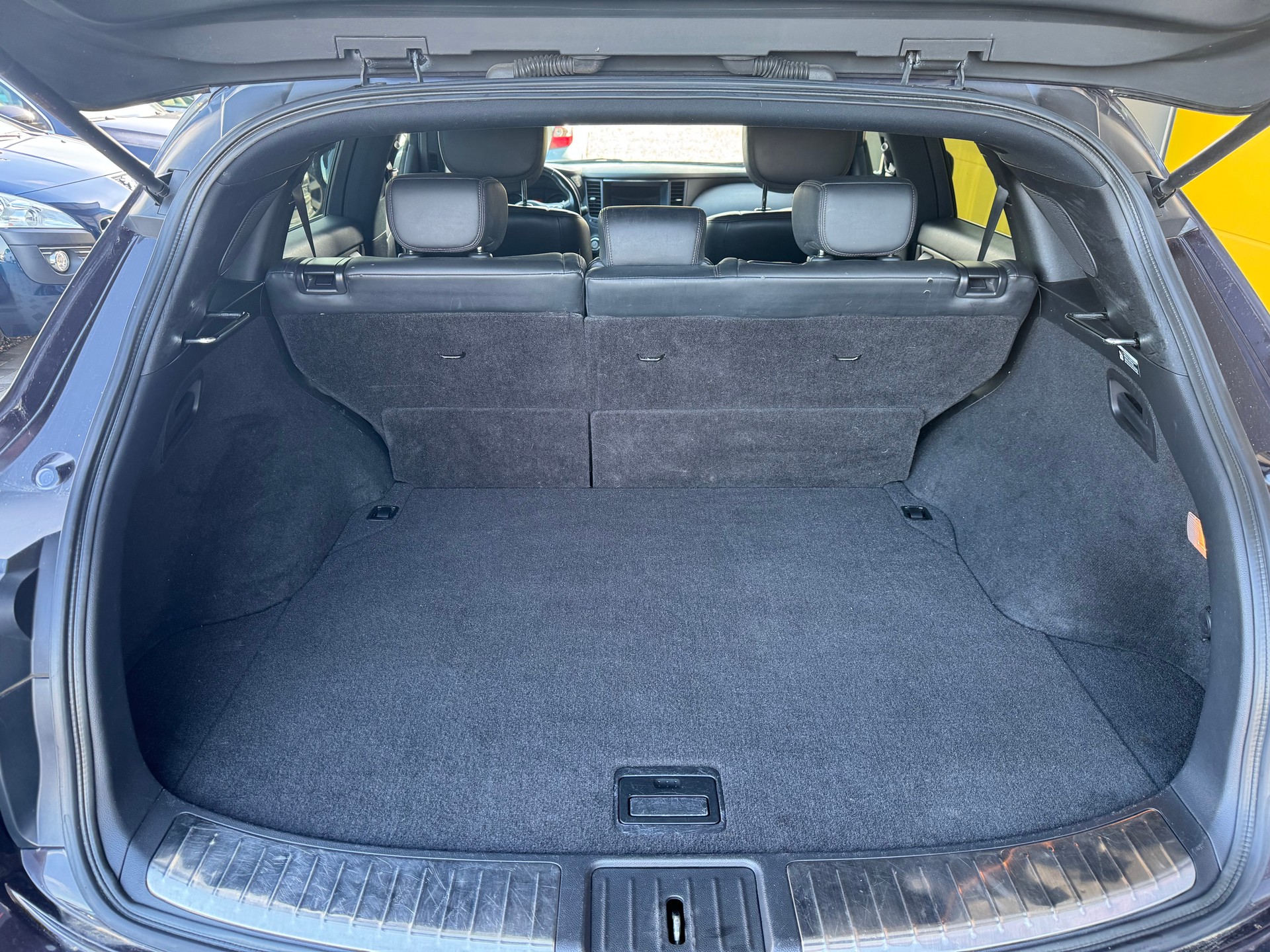 INFINITI FX50 S AWD Automatic-image-8