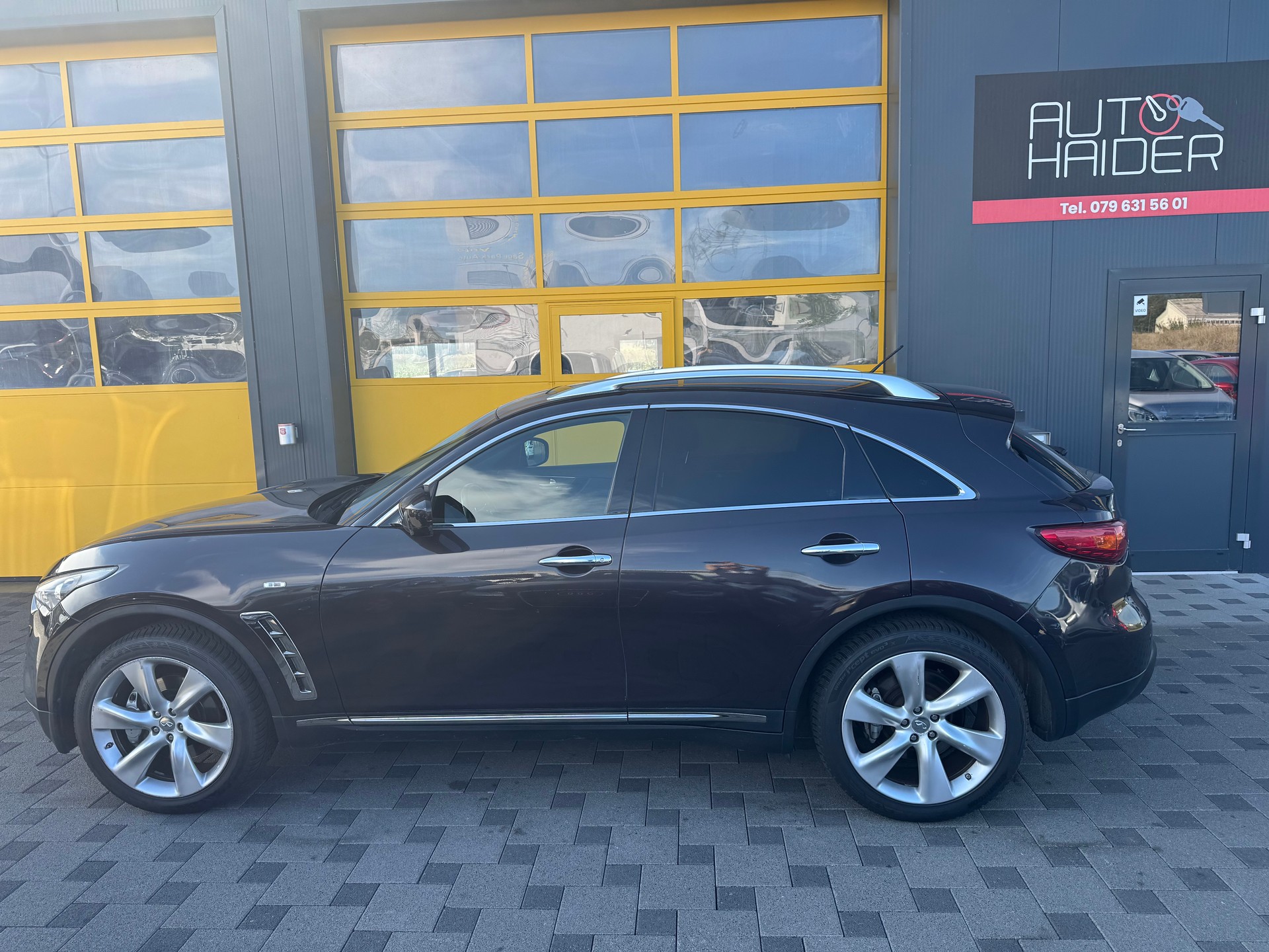 INFINITI FX50 S AWD Automatic-image-2