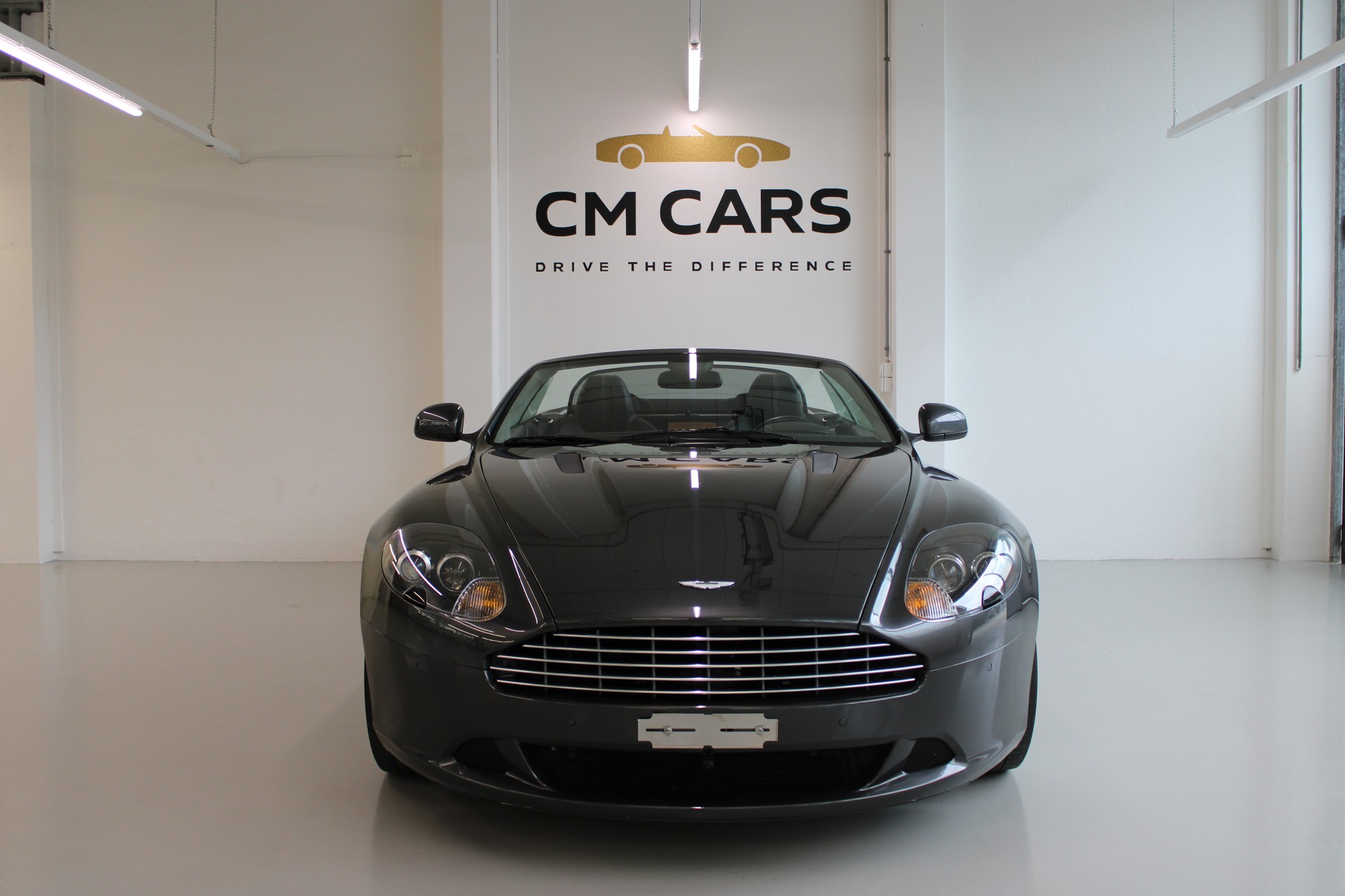 ASTON MARTIN DB9 Volante Touchtronic 2-image-4