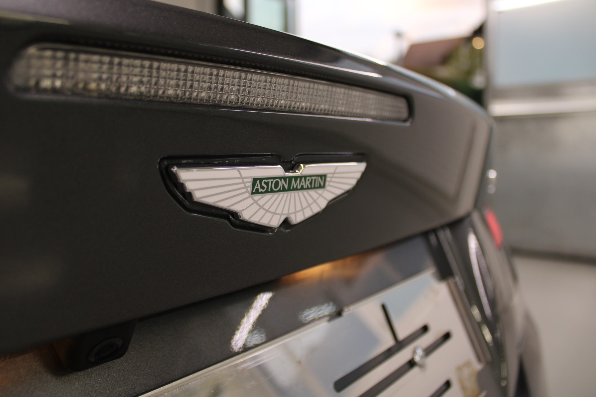 ASTON MARTIN DB9 Volante Touchtronic 2-image-14
