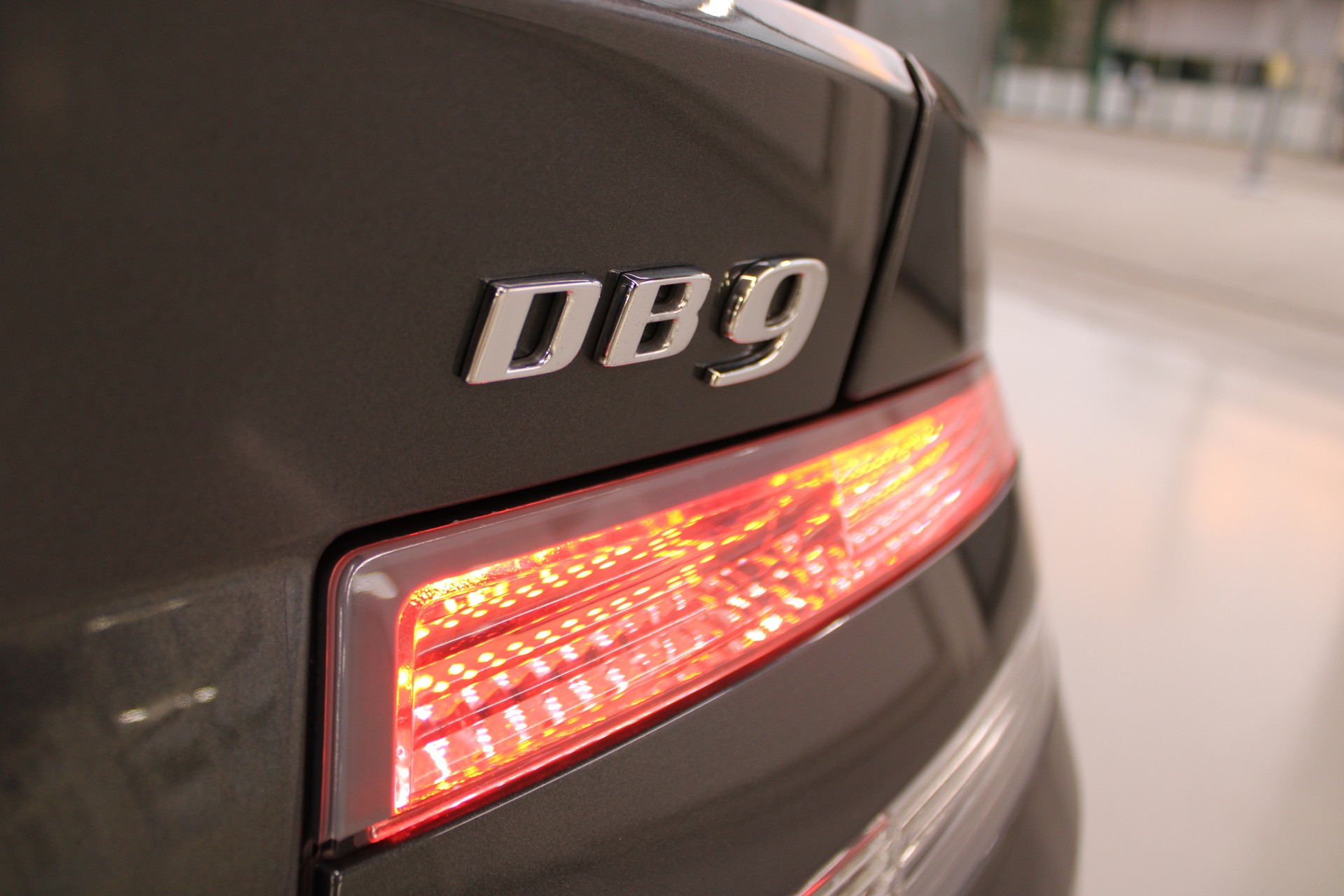 ASTON MARTIN DB9 Volante Touchtronic 2-image-26