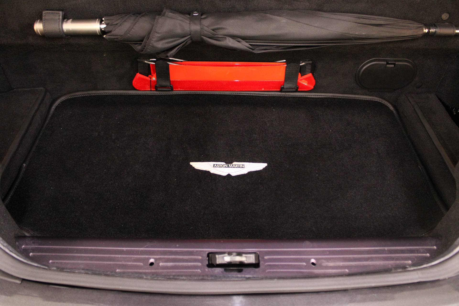 ASTON MARTIN DB9 Volante Touchtronic 2-image-24