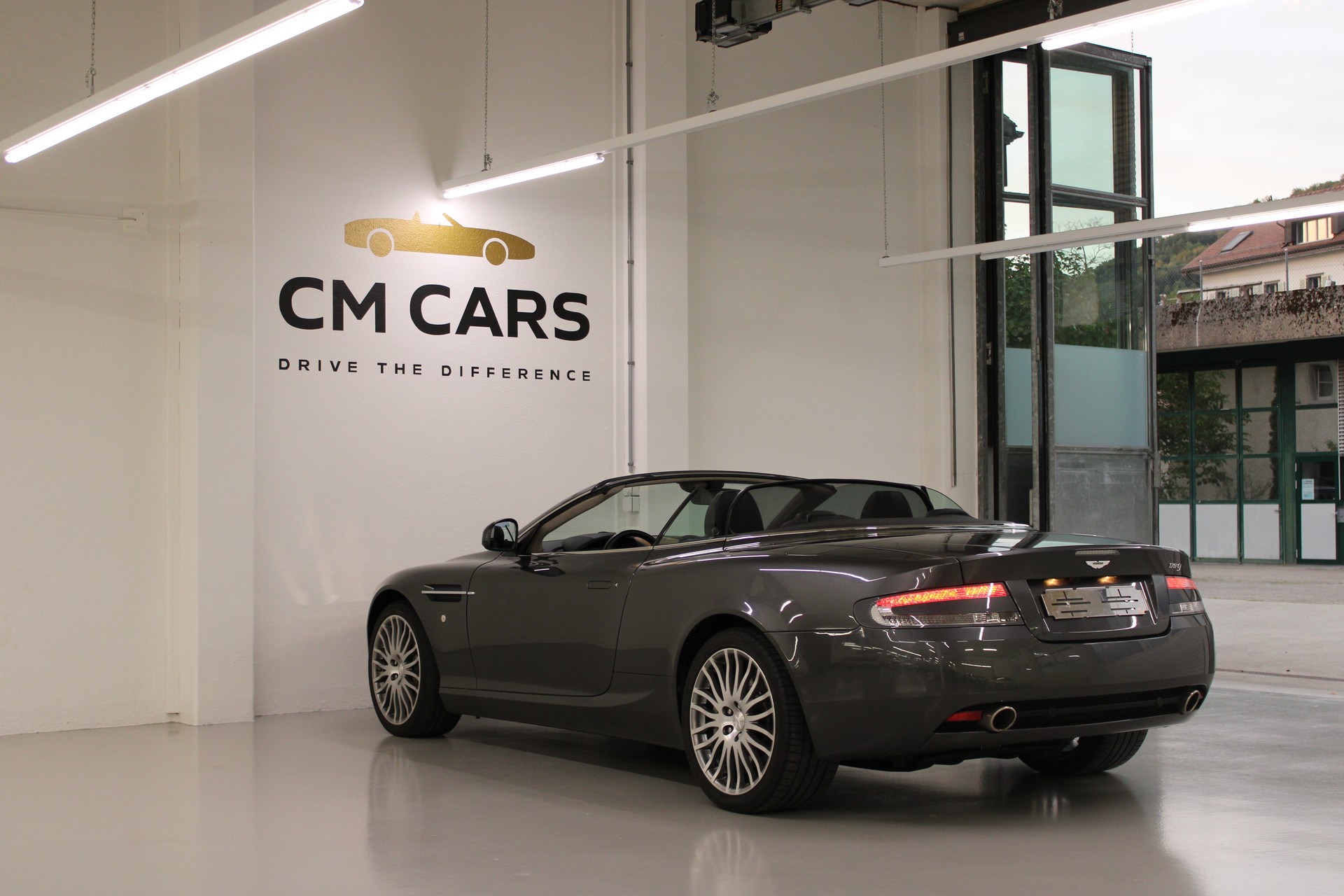 ASTON MARTIN DB9 Volante Touchtronic 2-image-12