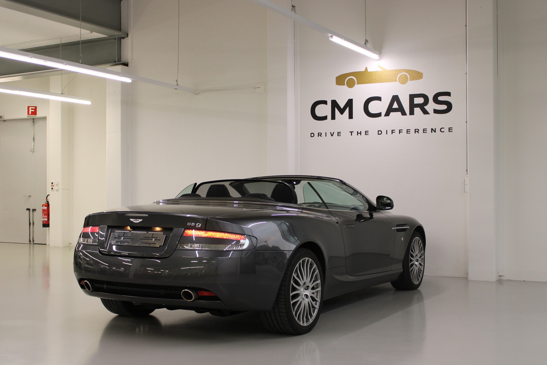 ASTON MARTIN DB9 Volante Touchtronic 2-image-11