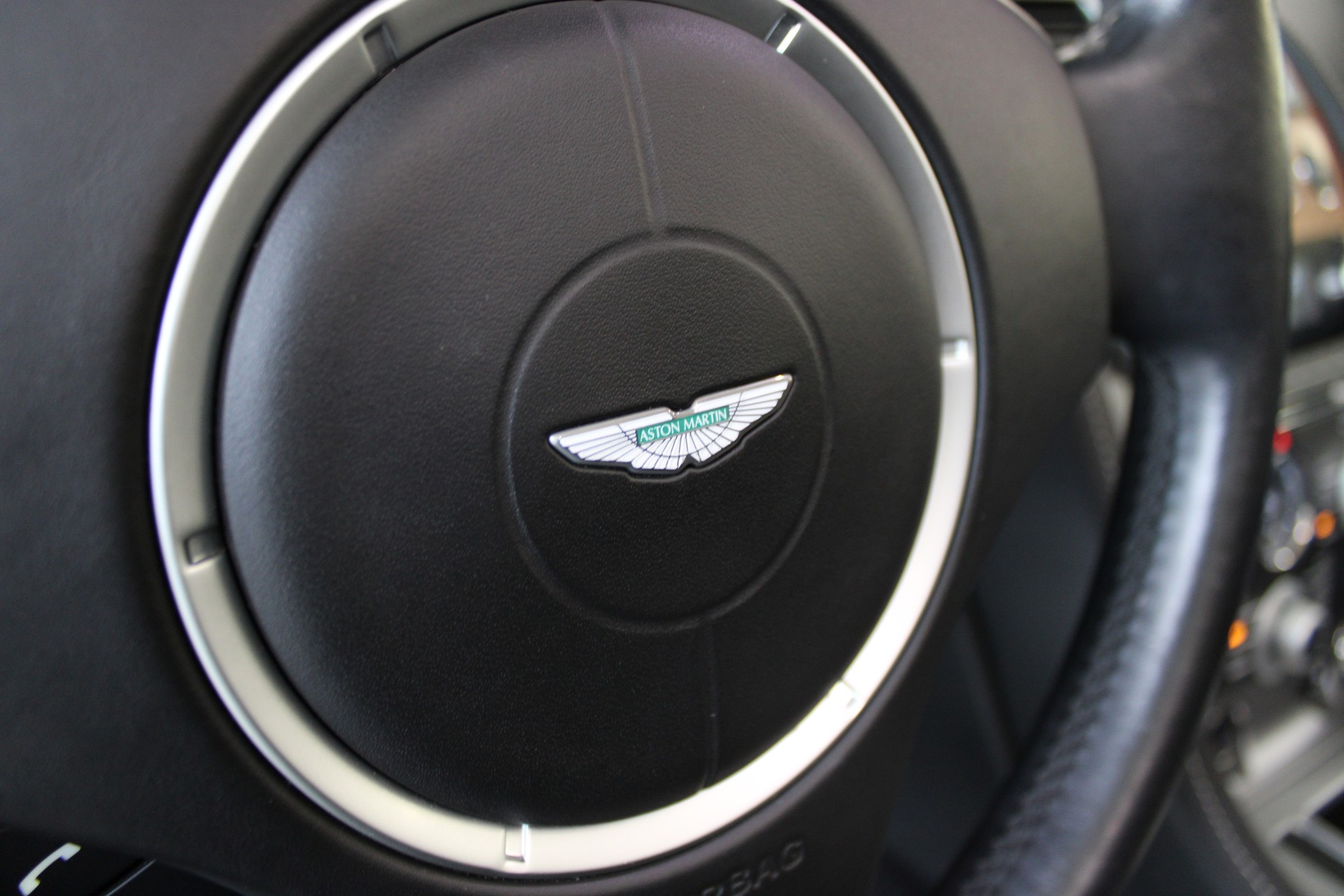 ASTON MARTIN DB9 Volante Touchtronic 2-image-16