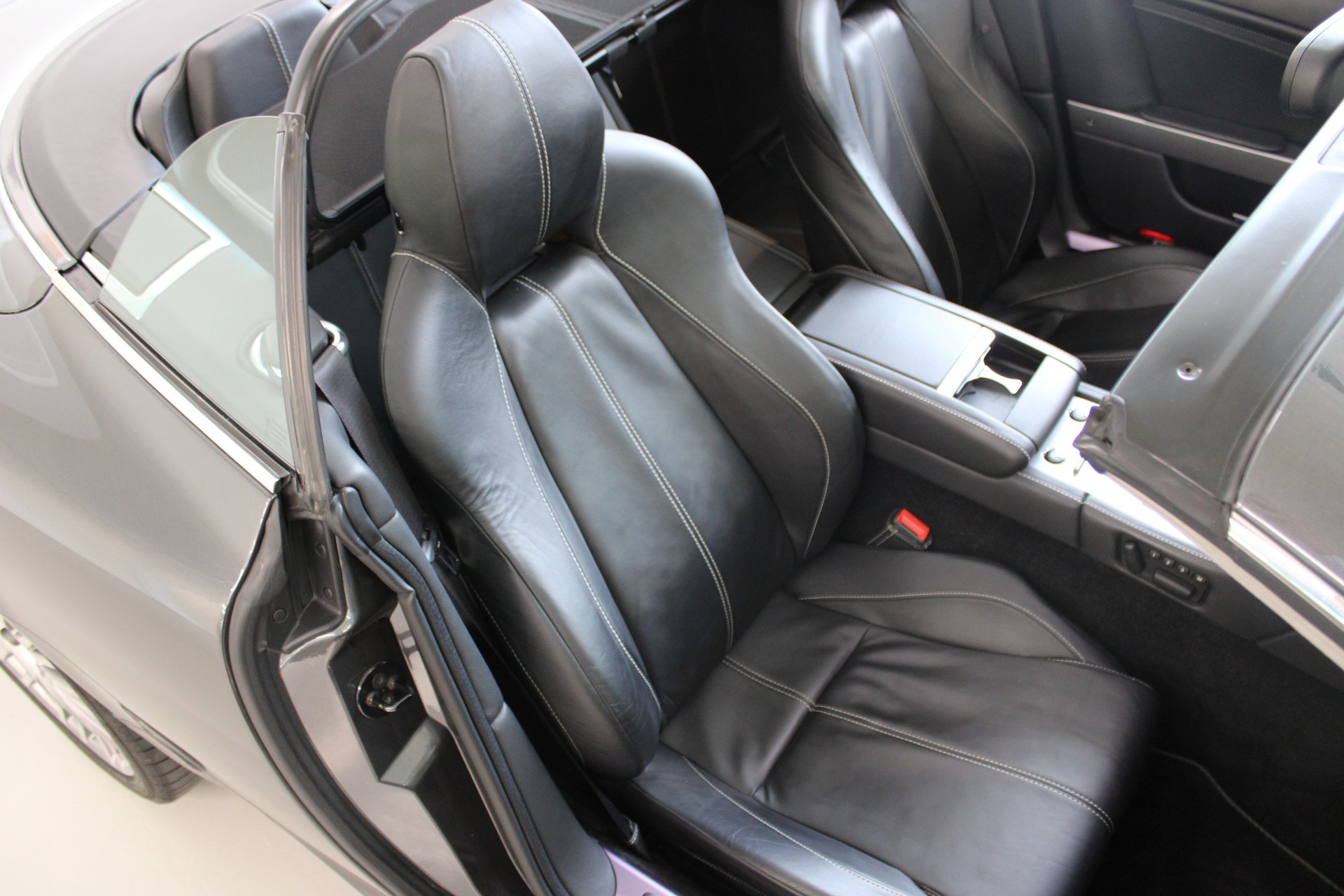 ASTON MARTIN DB9 Volante Touchtronic 2-image-20