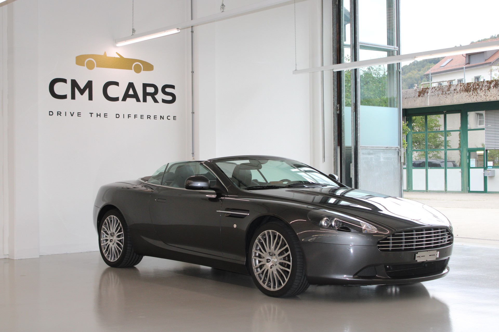 ASTON MARTIN DB9 Volante Touchtronic 2-showroom-element-3