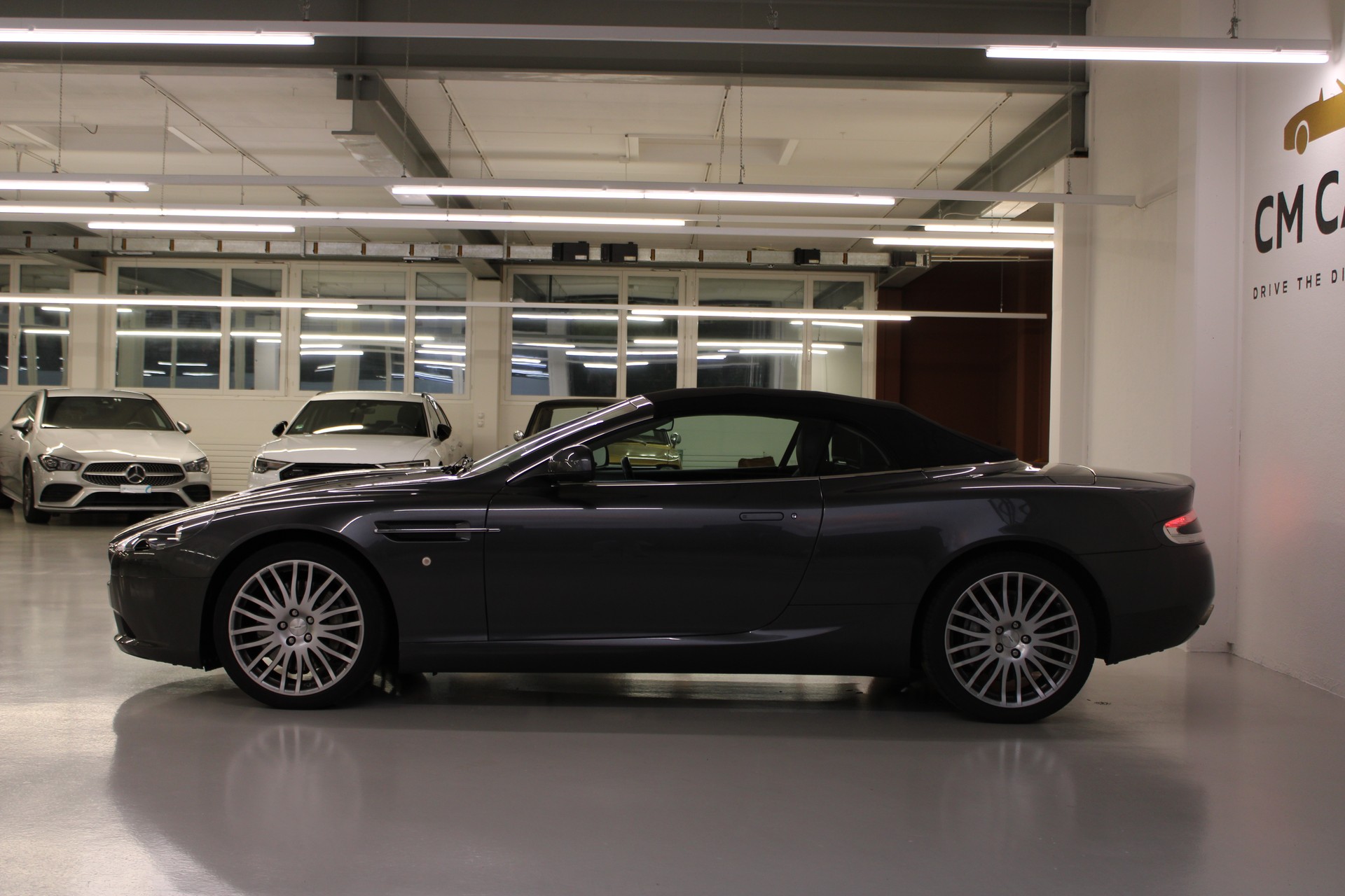 ASTON MARTIN DB9 Volante Touchtronic 2-image-6