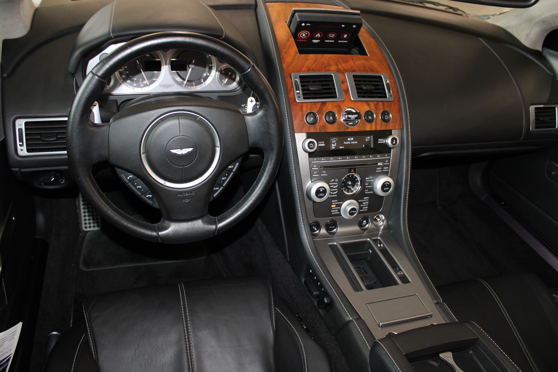 ASTON MARTIN DB9 Volante Touchtronic 2-image-7