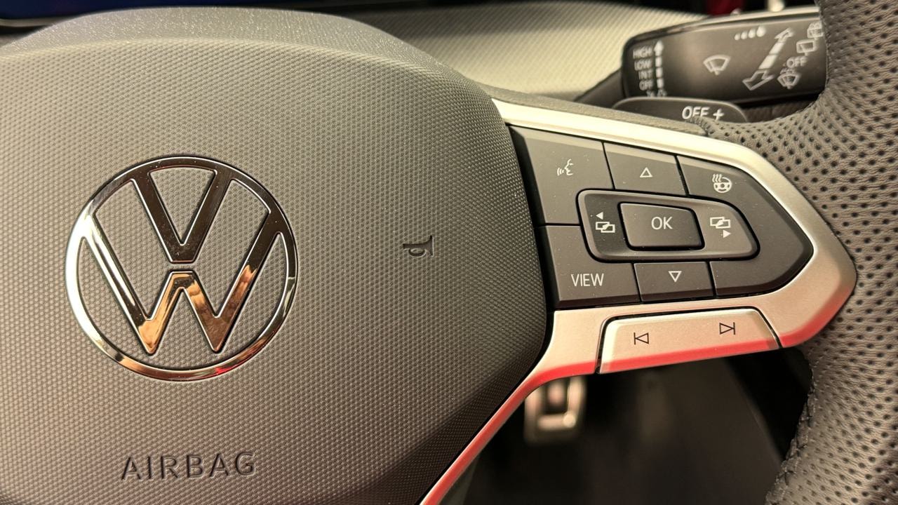 VW Golf 1.5 e TSI mHEV R-Line DSG-image-9