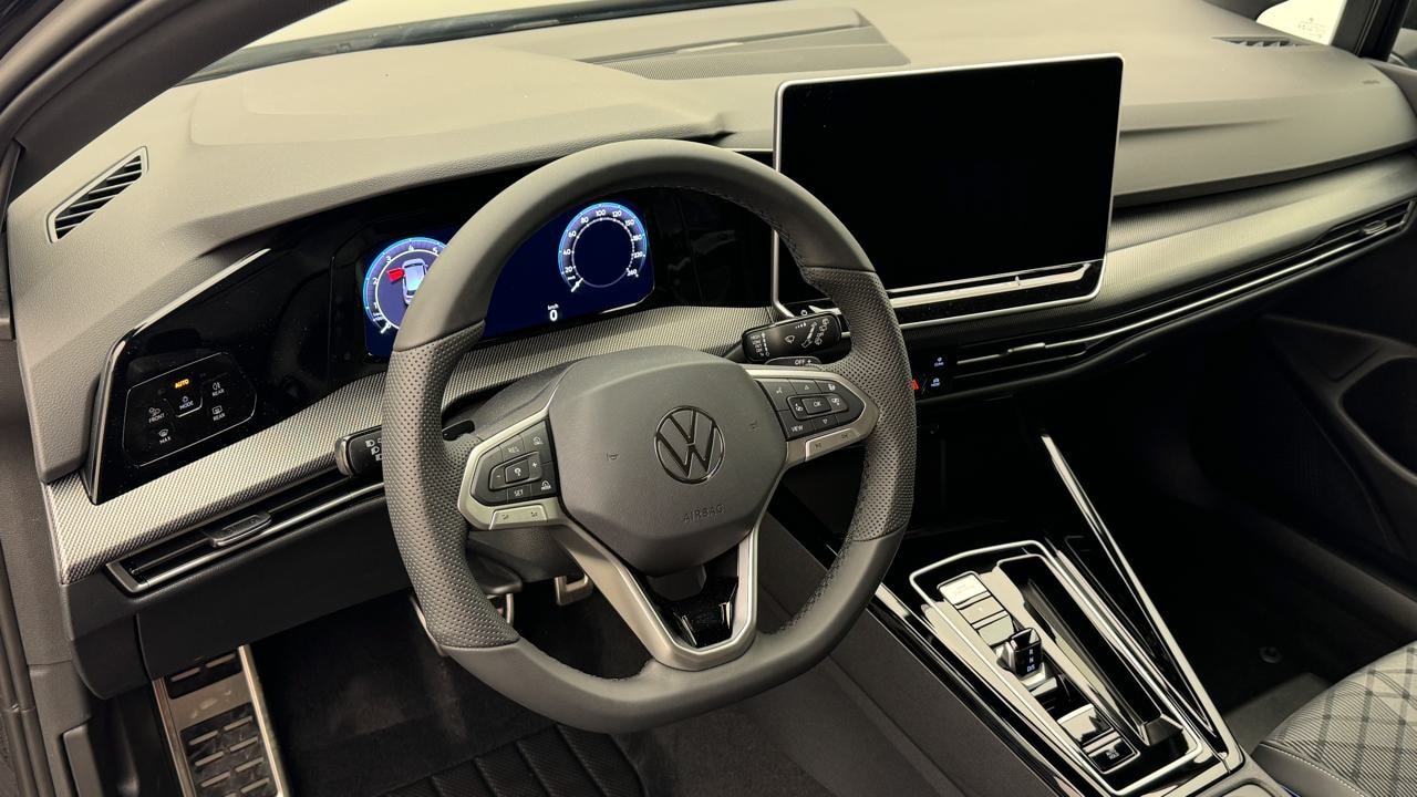 VW Golf 1.5 e TSI mHEV R-Line DSG-image-6