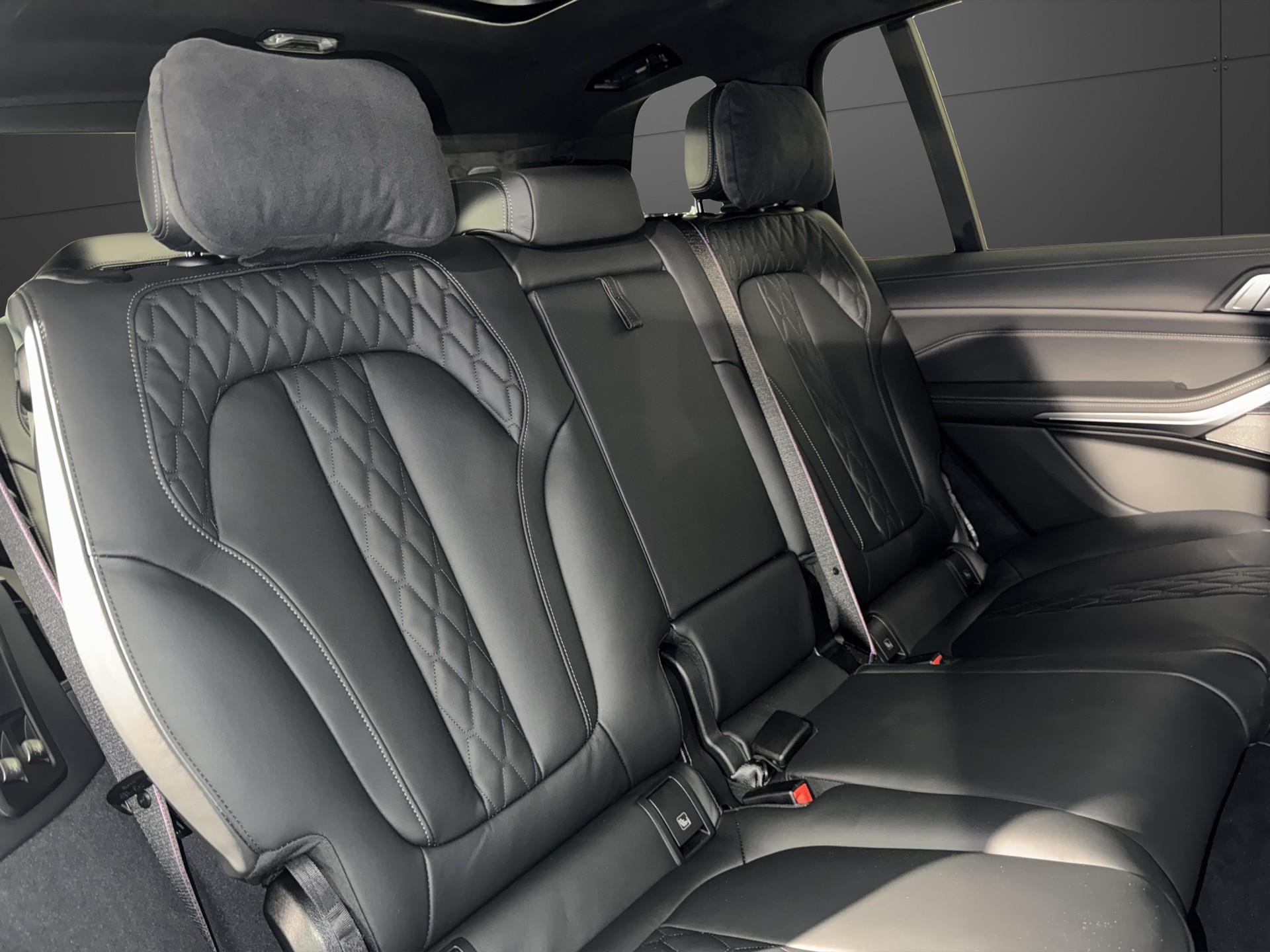BMW X7 40i xDrive SAG-image-18
