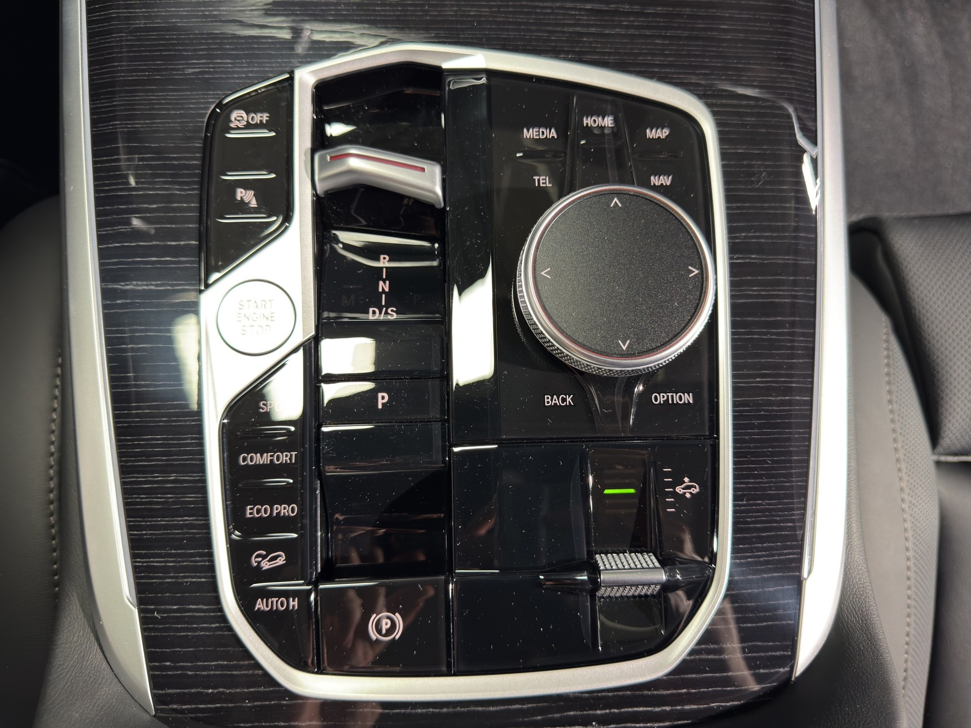 BMW X7 40i xDrive SAG-image-14