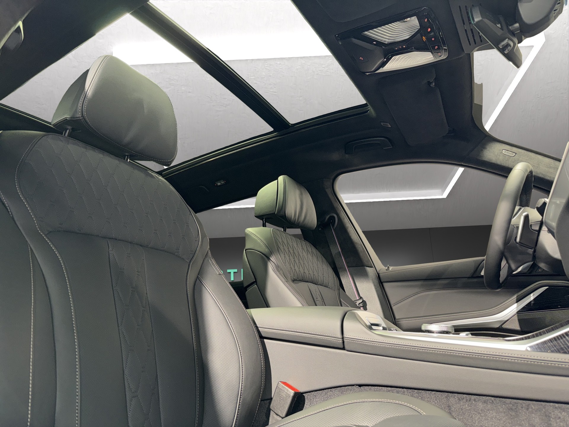 BMW X7 40i xDrive SAG-image-17