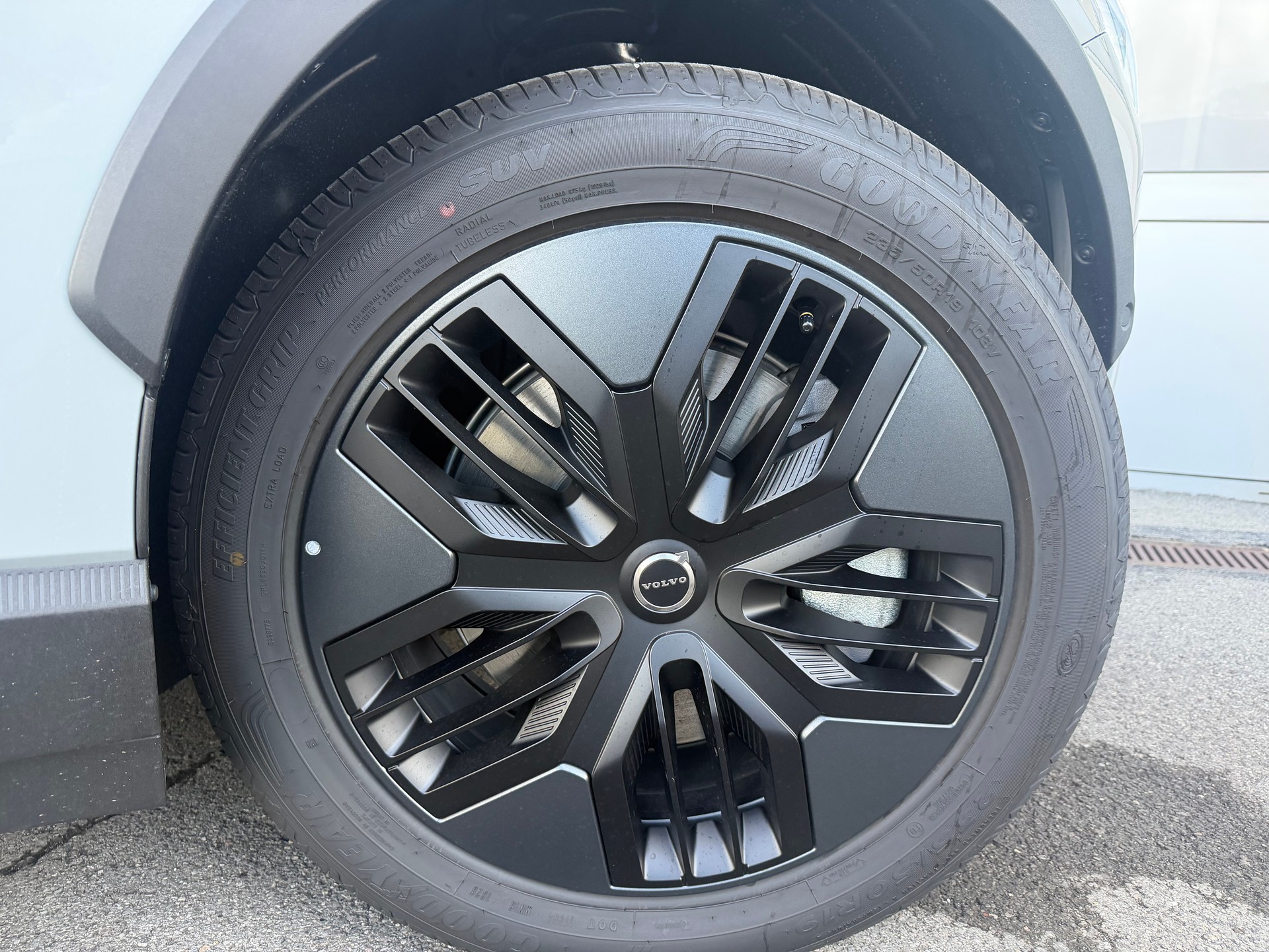 VOLVO EX30 Cross Country E60 Twin Performance AWD-image-6