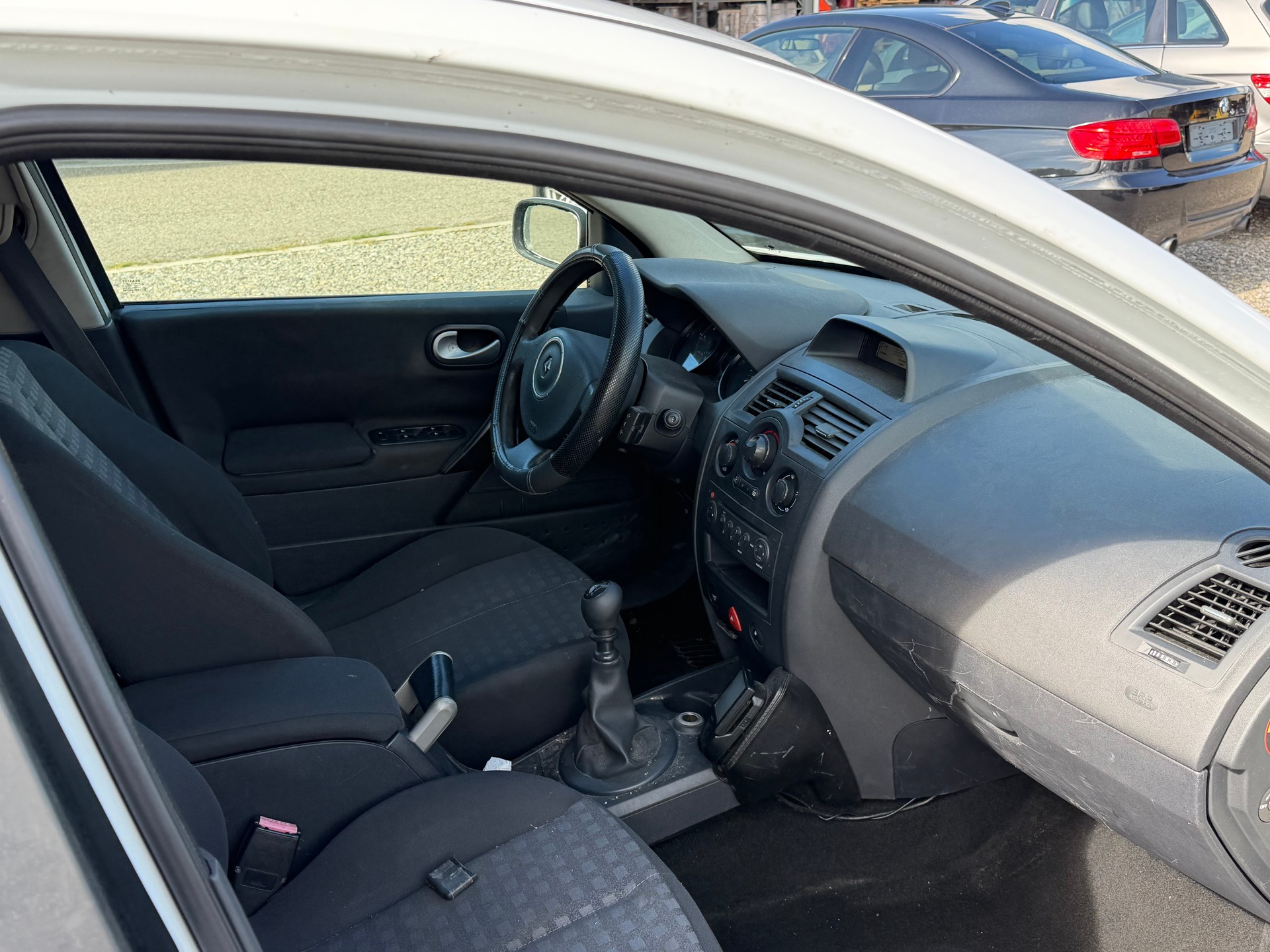 RENAULT Mégane Break 1.5 dCi Expression-image-7