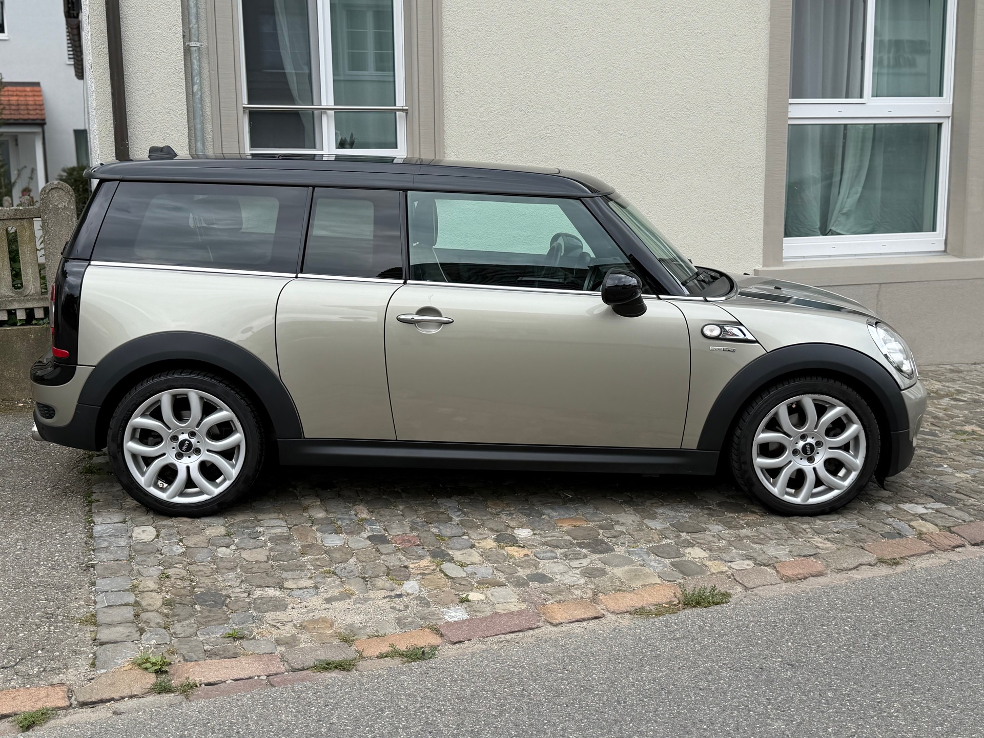 MINI Clubman Cooper S | 175PS | Frisch MFK 2026 | Leder | Panorama Glas. | Xenon | Navigation | Bluetooth-image-4