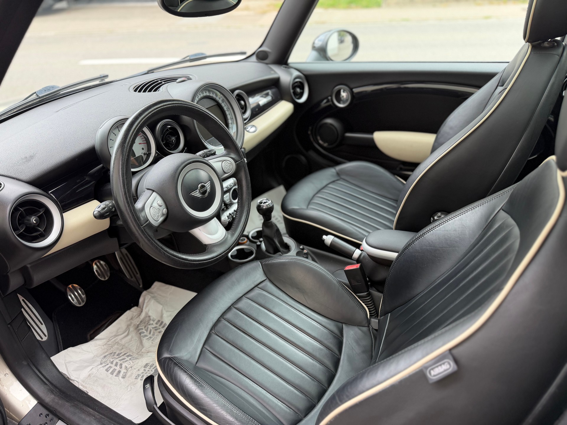 MINI Clubman Cooper S | 175PS | Frisch MFK 2026 | Leder | Panorama Glas. | Xenon | Navigation | Bluetooth-image-7