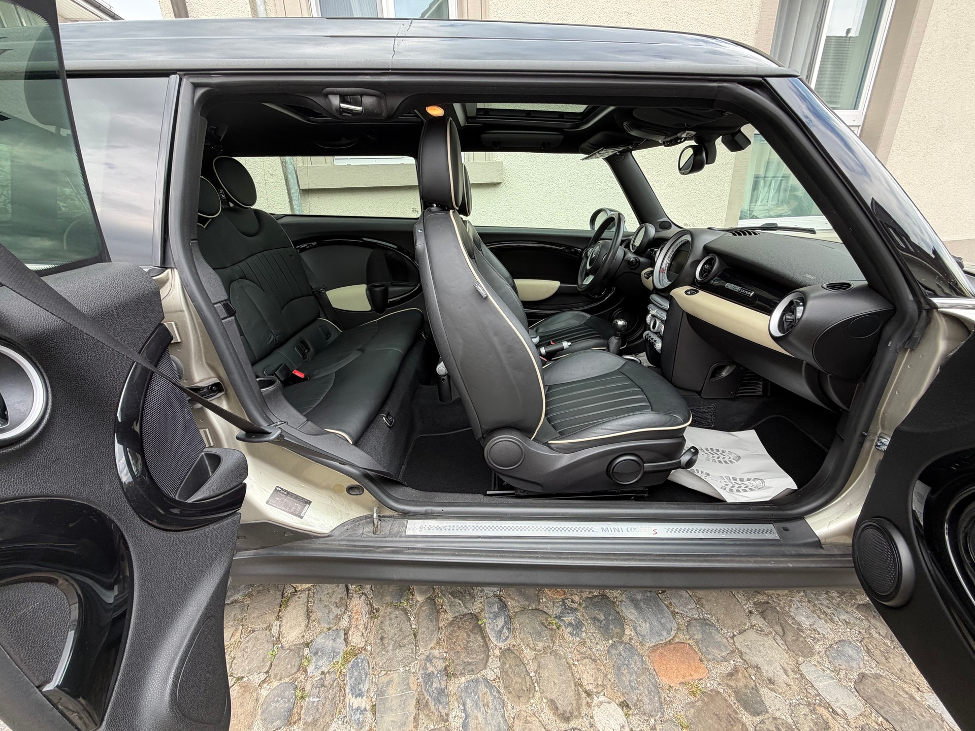 MINI Clubman Cooper S | 175PS | Frisch MFK 2026 | Leder | Panorama Glas. | Xenon | Navigation | Bluetooth-image-11