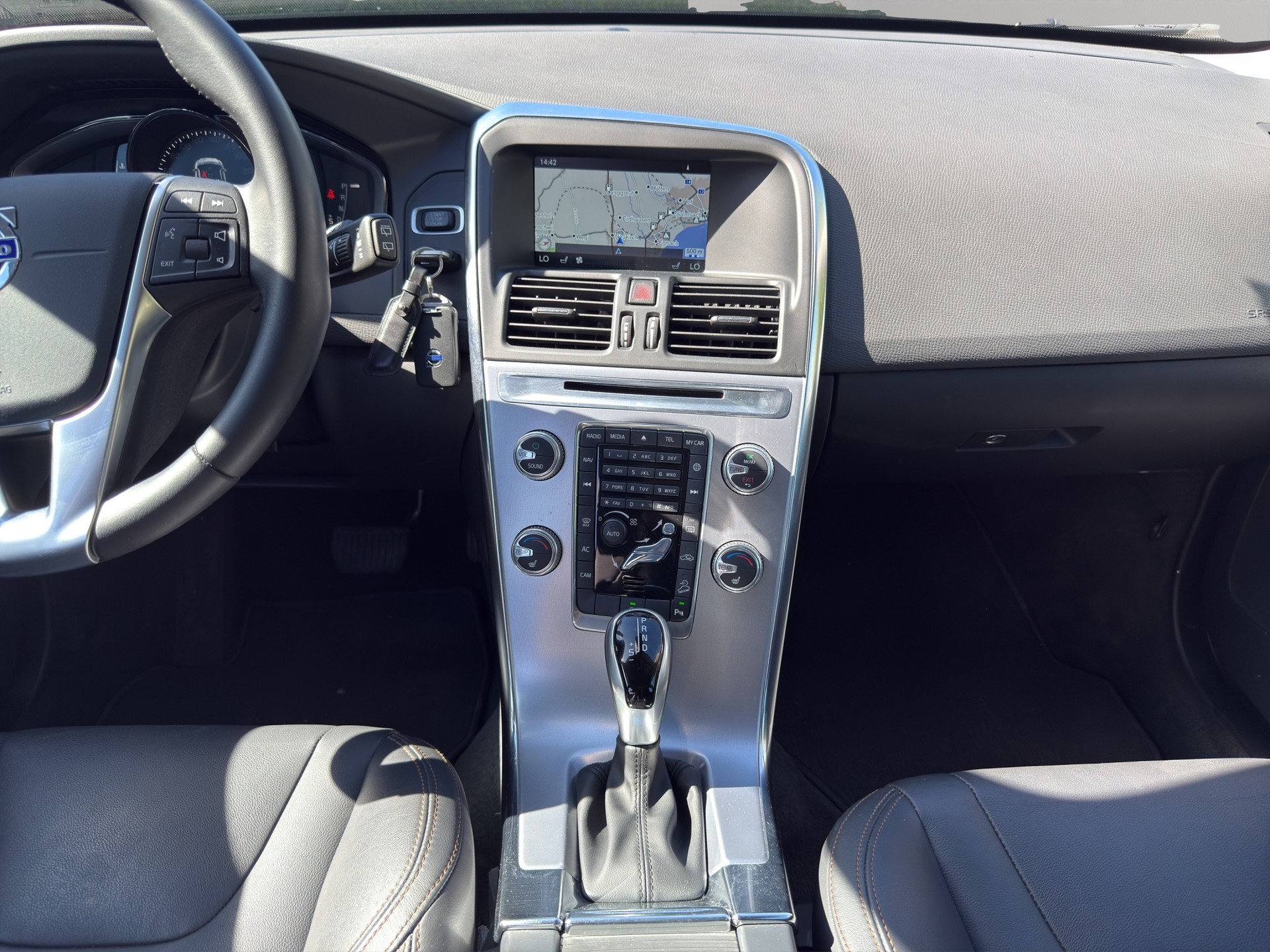VOLVO XC60 T5 AWD Summum Geartronic-image-19