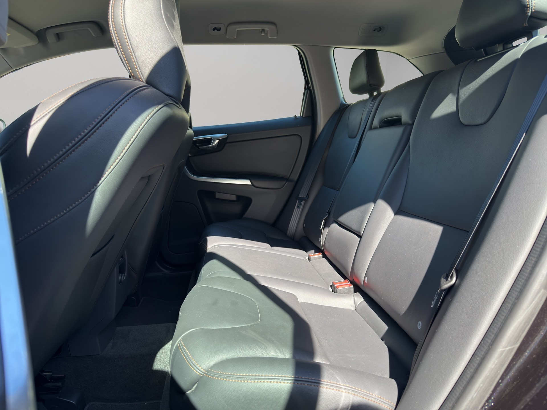 VOLVO XC60 T5 AWD Summum Geartronic-image-17
