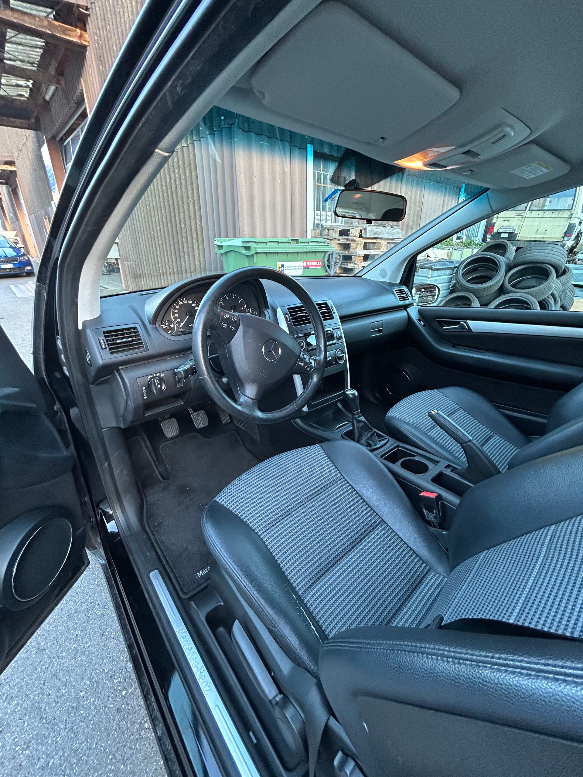 MERCEDES-BENZ A 150 Classic-image-4