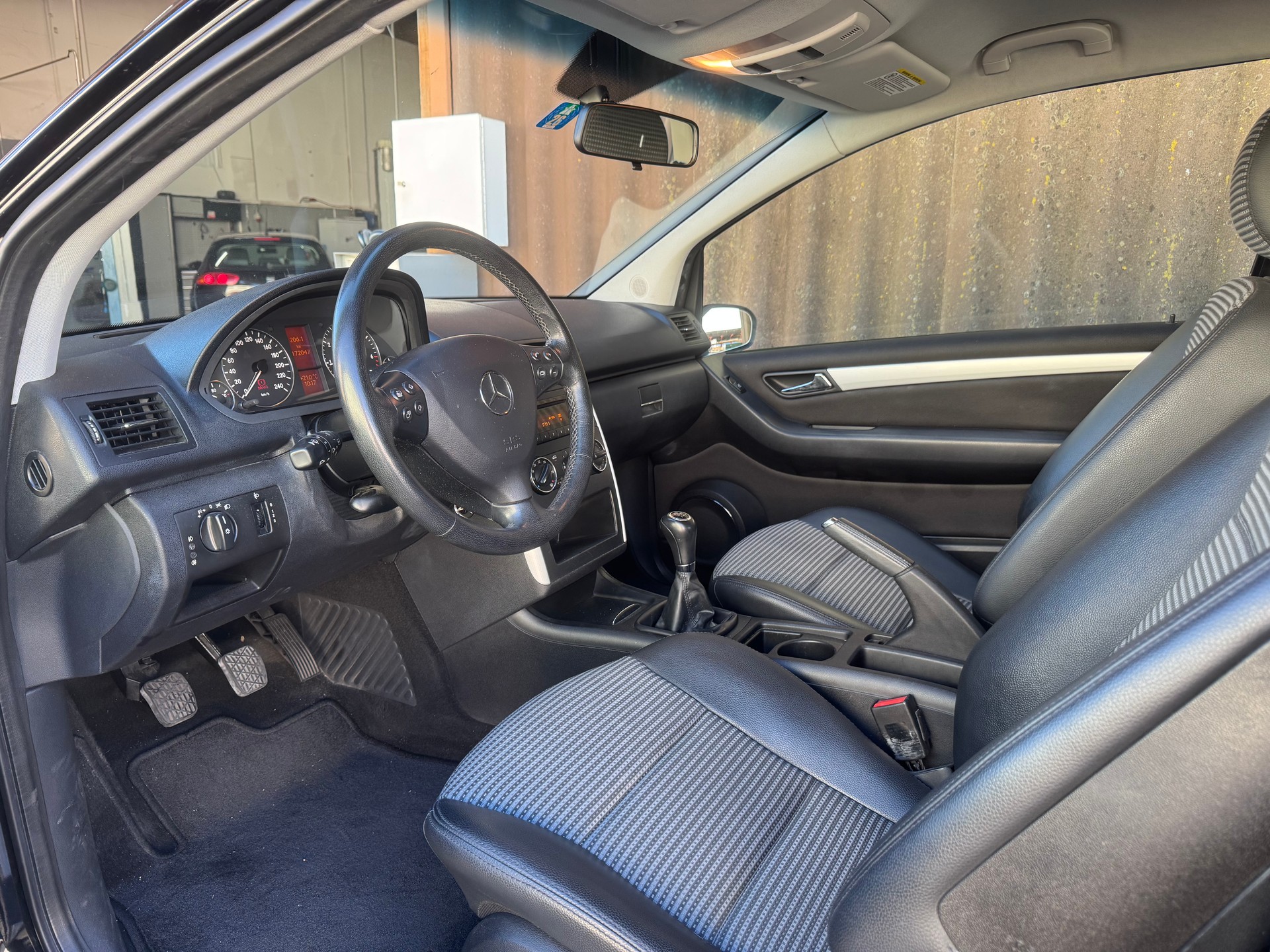 MERCEDES-BENZ A 150 Classic-image-7