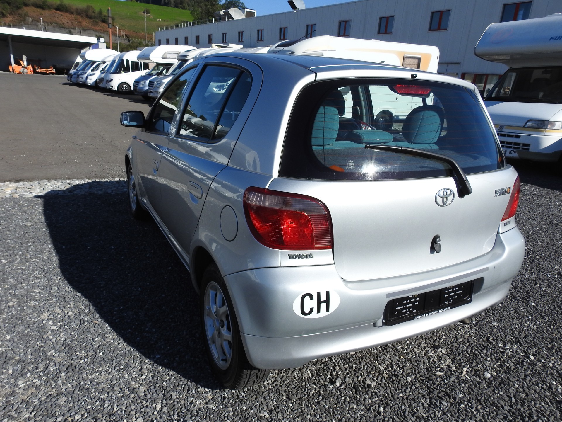 TOYOTA Yaris 1.3 Linea Sol-image-3