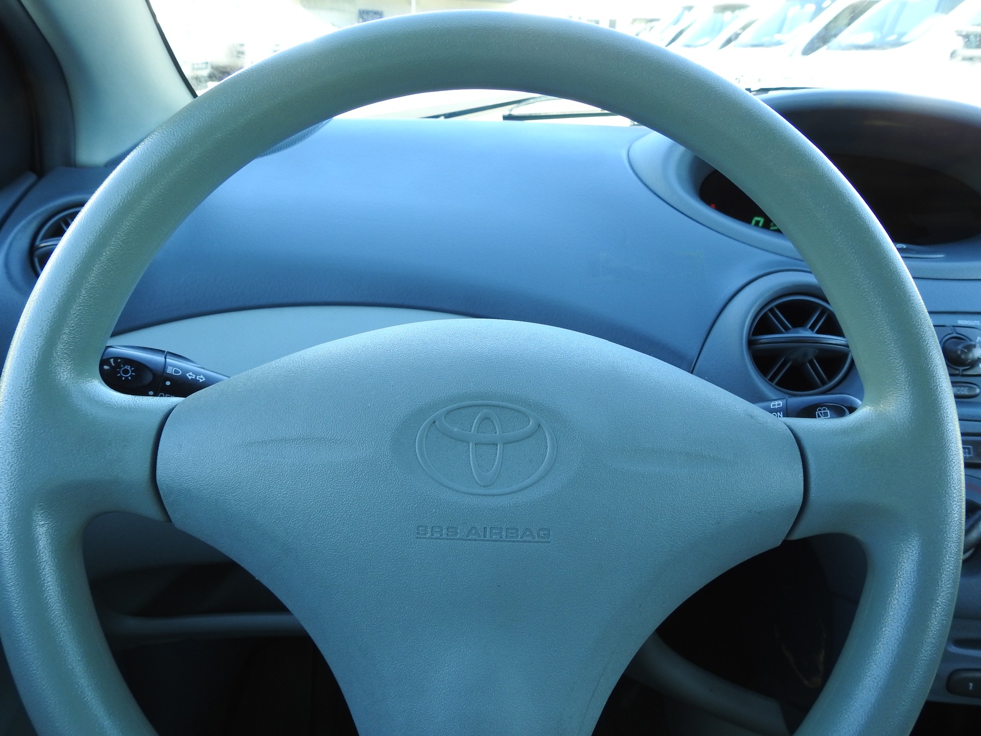 TOYOTA Yaris 1.3 Linea Sol-image-23