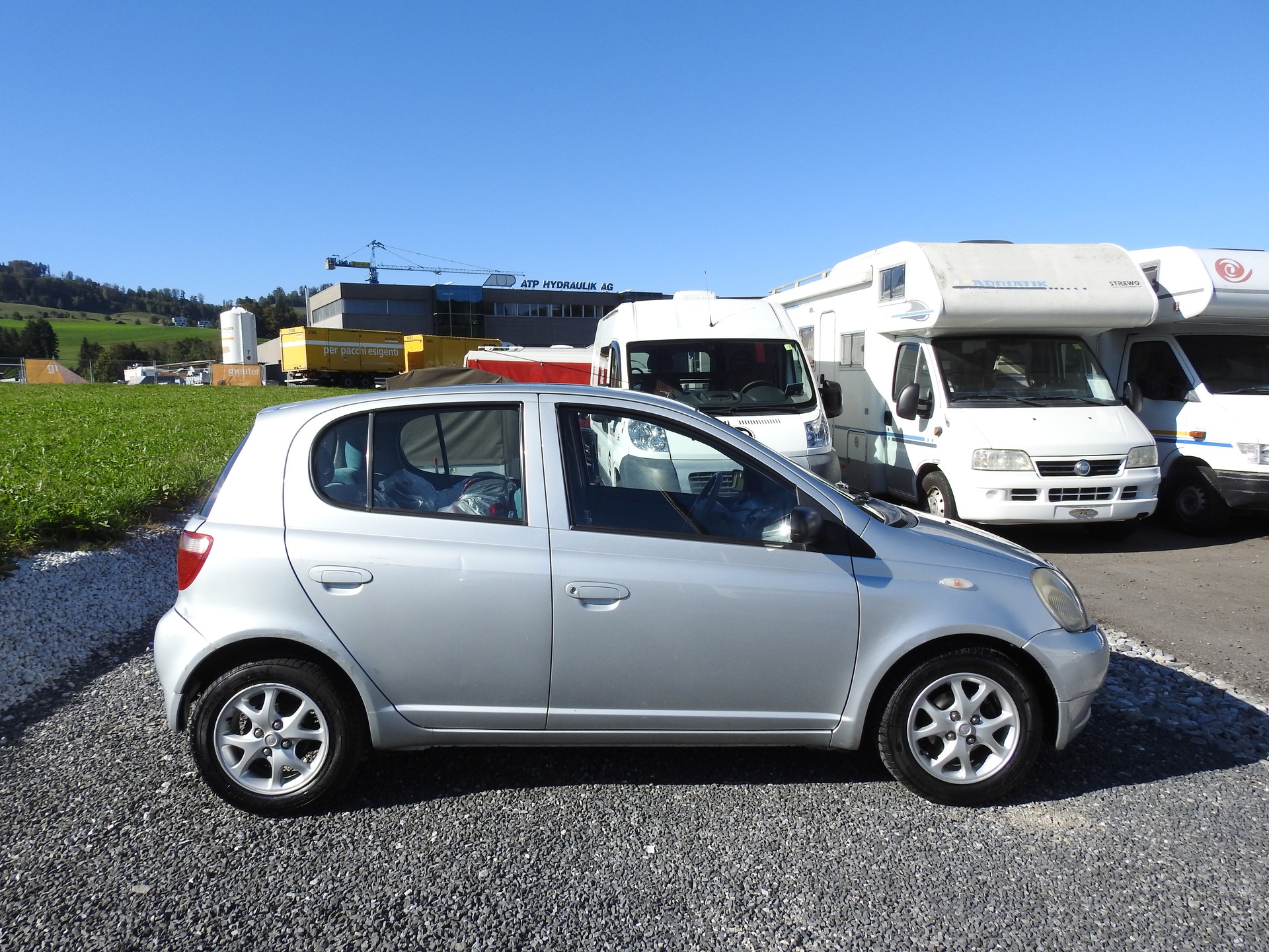 TOYOTA Yaris 1.3 Linea Sol-image-6