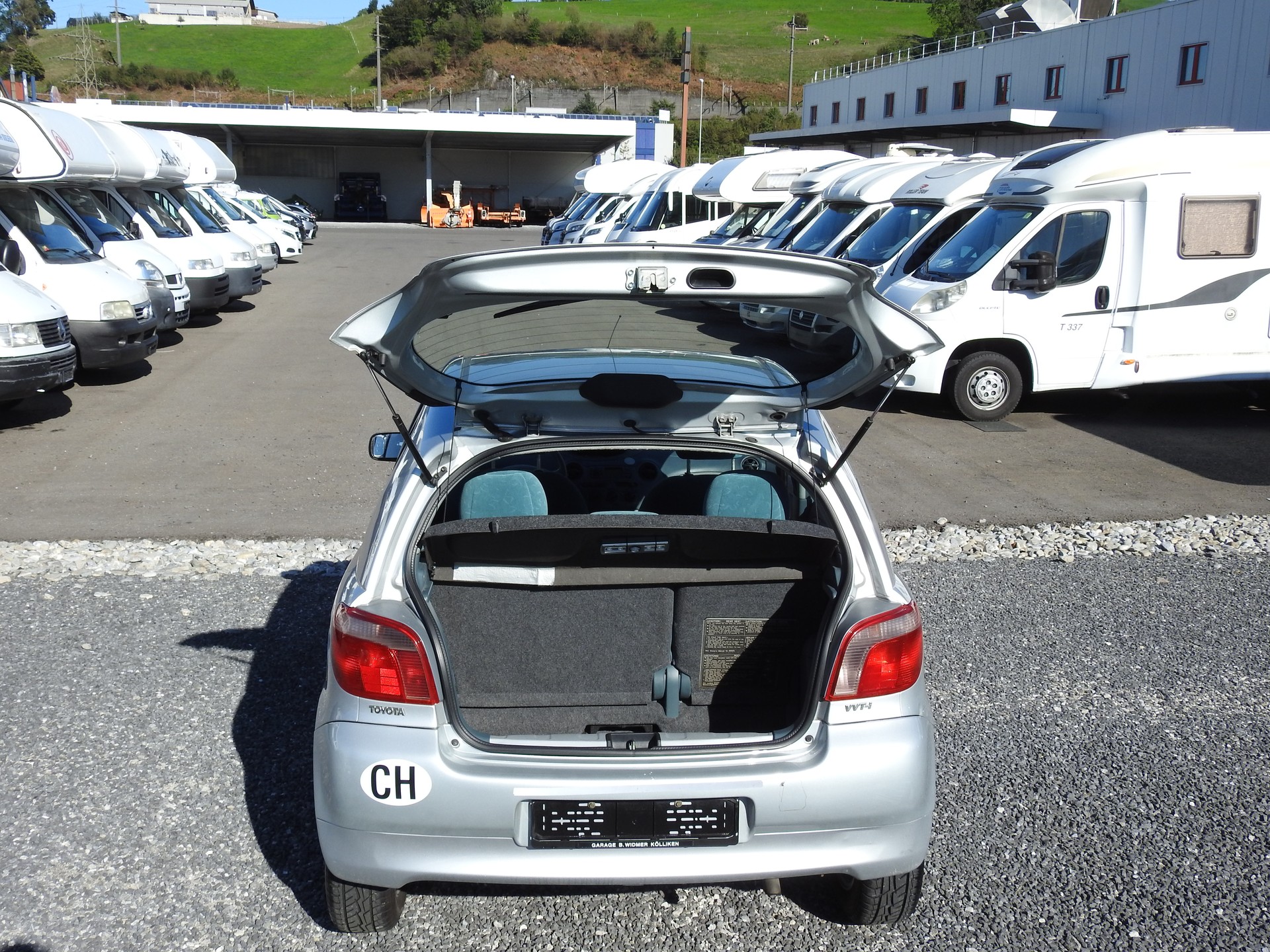 TOYOTA Yaris 1.3 Linea Sol-image-9