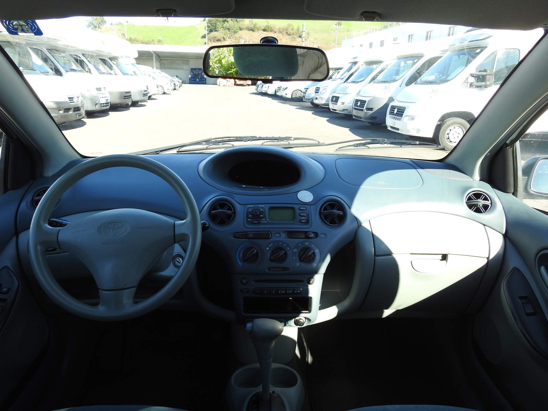 TOYOTA Yaris 1.3 Linea Sol-image-15