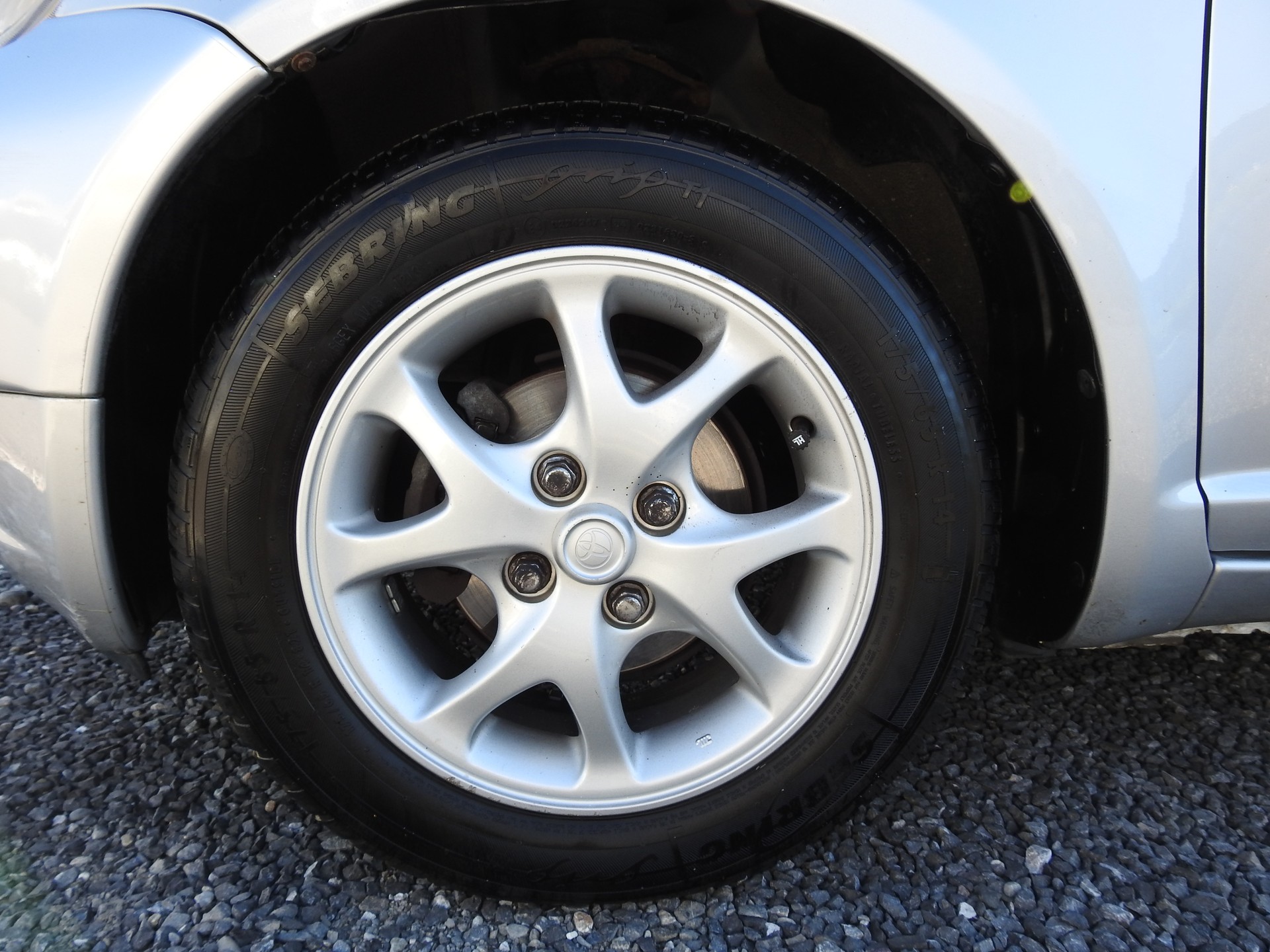TOYOTA Yaris 1.3 Linea Sol-image-8