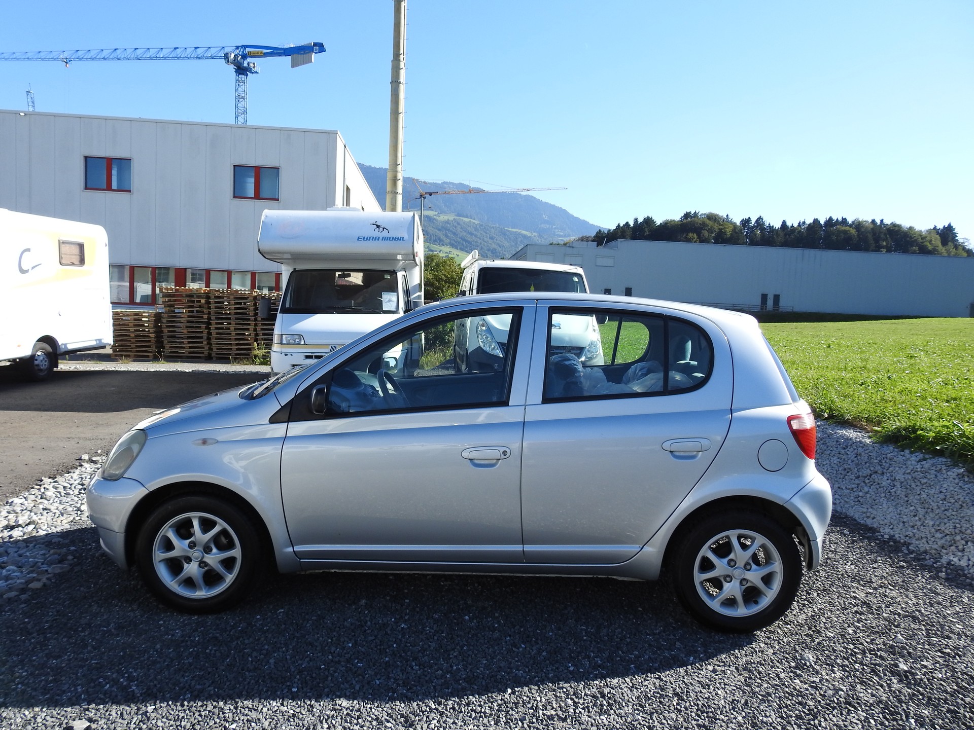 TOYOTA Yaris 1.3 Linea Sol-image-2