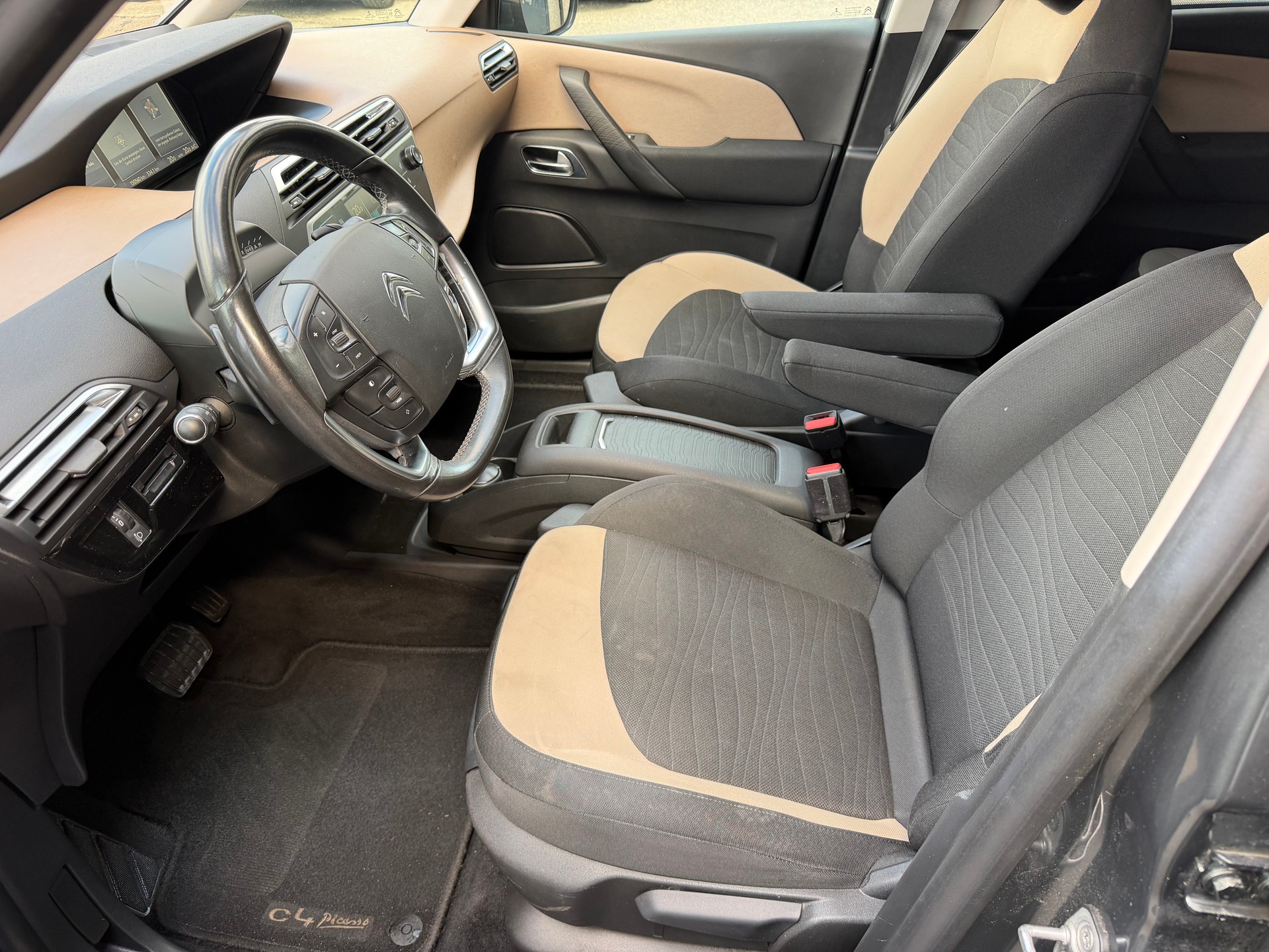 CITROEN Grand C4 Picasso 1.6 e-HDi Attraction EGS6-image-6