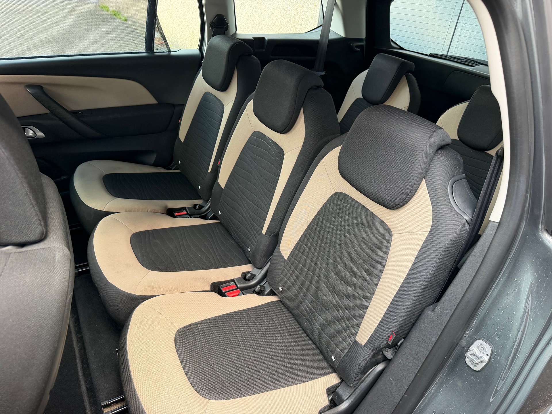 CITROEN Grand C4 Picasso 1.6 e-HDi Attraction EGS6-image-10