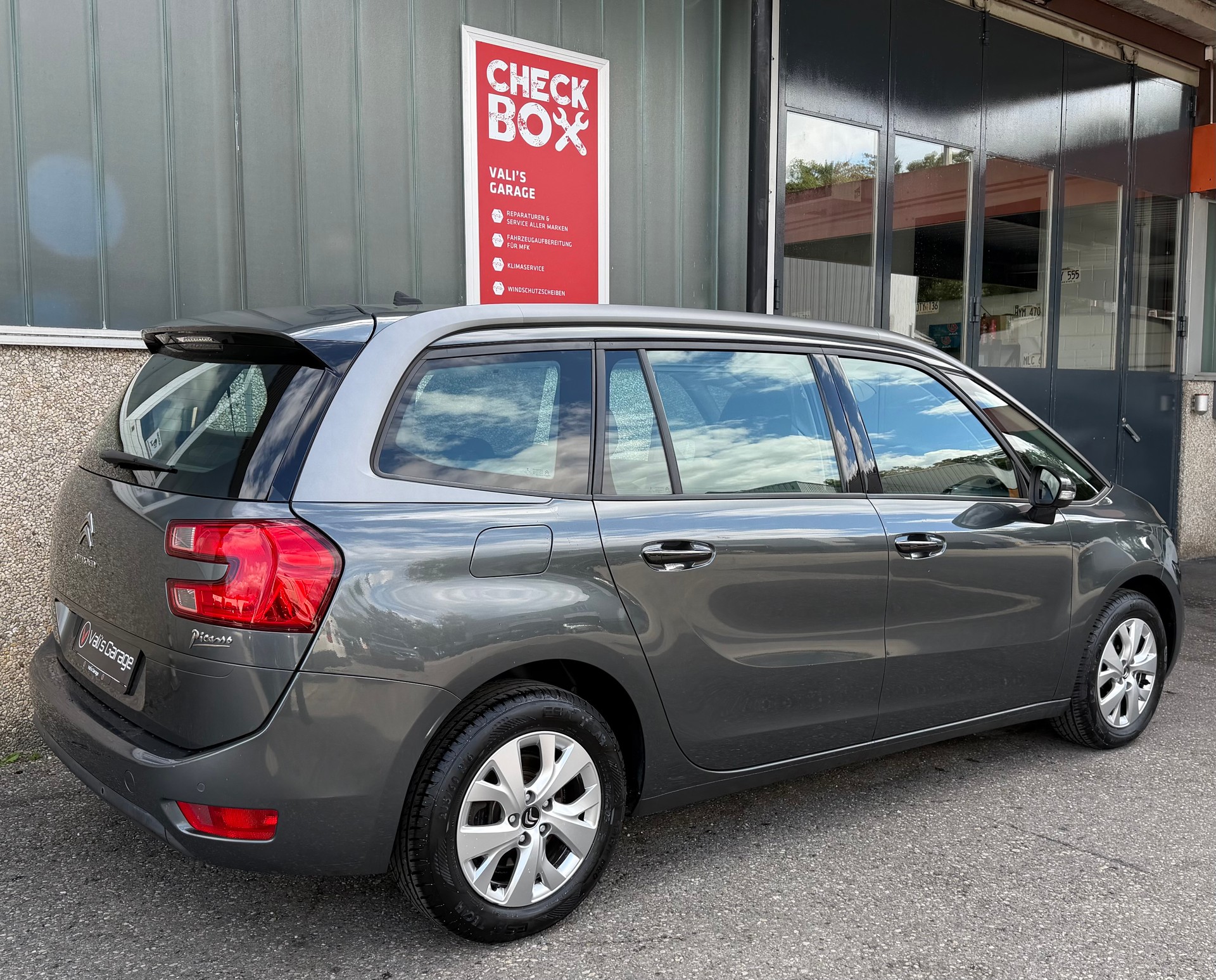 CITROEN Grand C4 Picasso 1.6 e-HDi Attraction EGS6-image-5