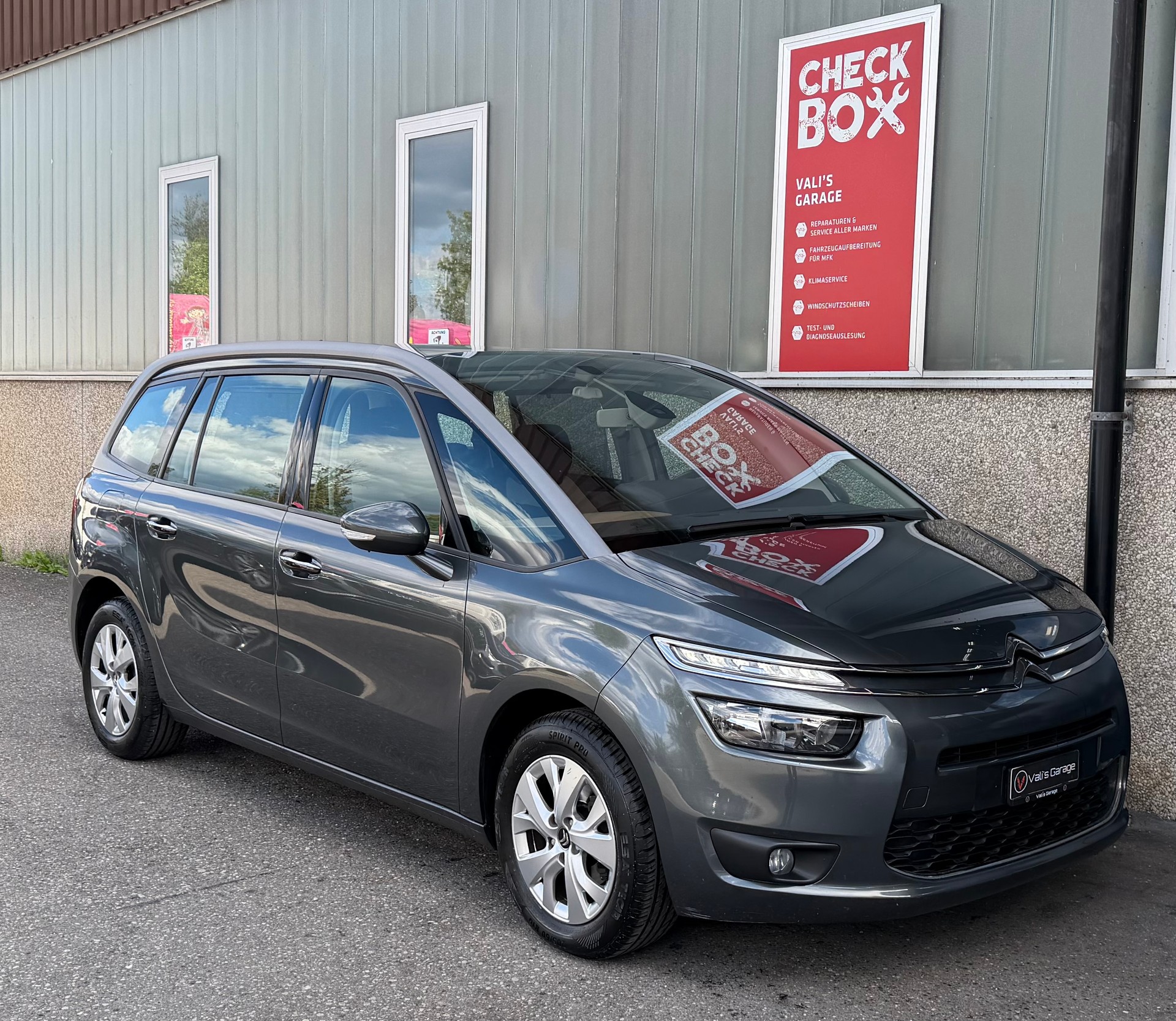 CITROEN Grand C4 Picasso 1.6 e-HDi Attraction EGS6-image-3