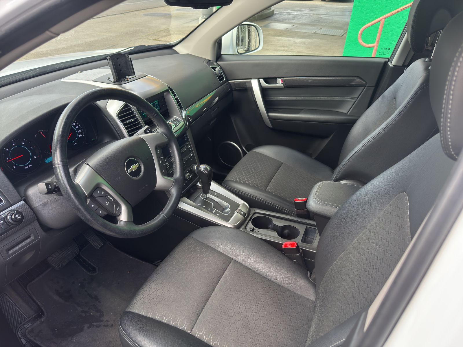 CHEVROLET Captiva 2.2 VCDi LTZ 4WD Automatic-image-6