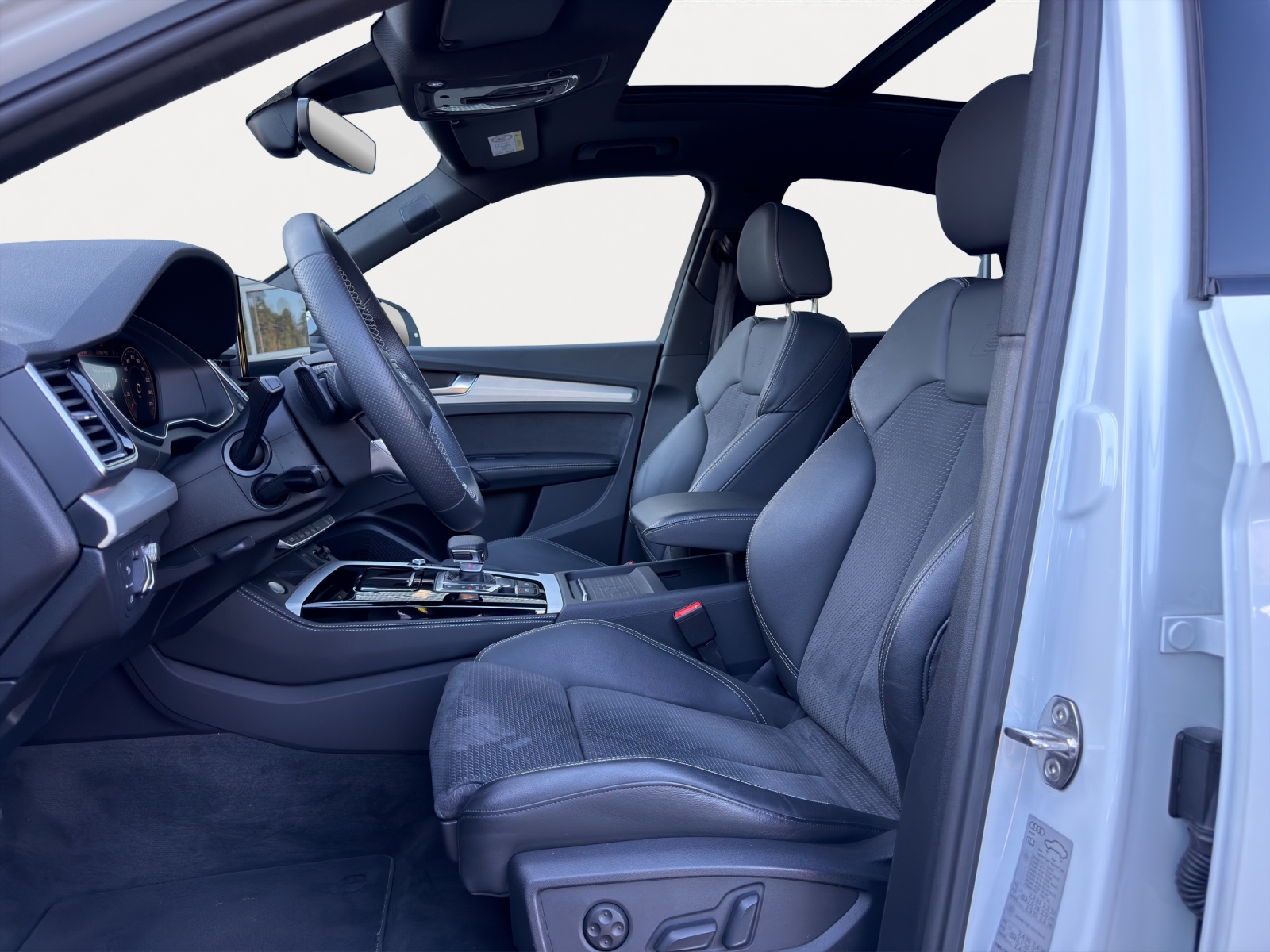 AUDI Q5 Sportback 45 TFSI S line quattro S-tronic-image-4